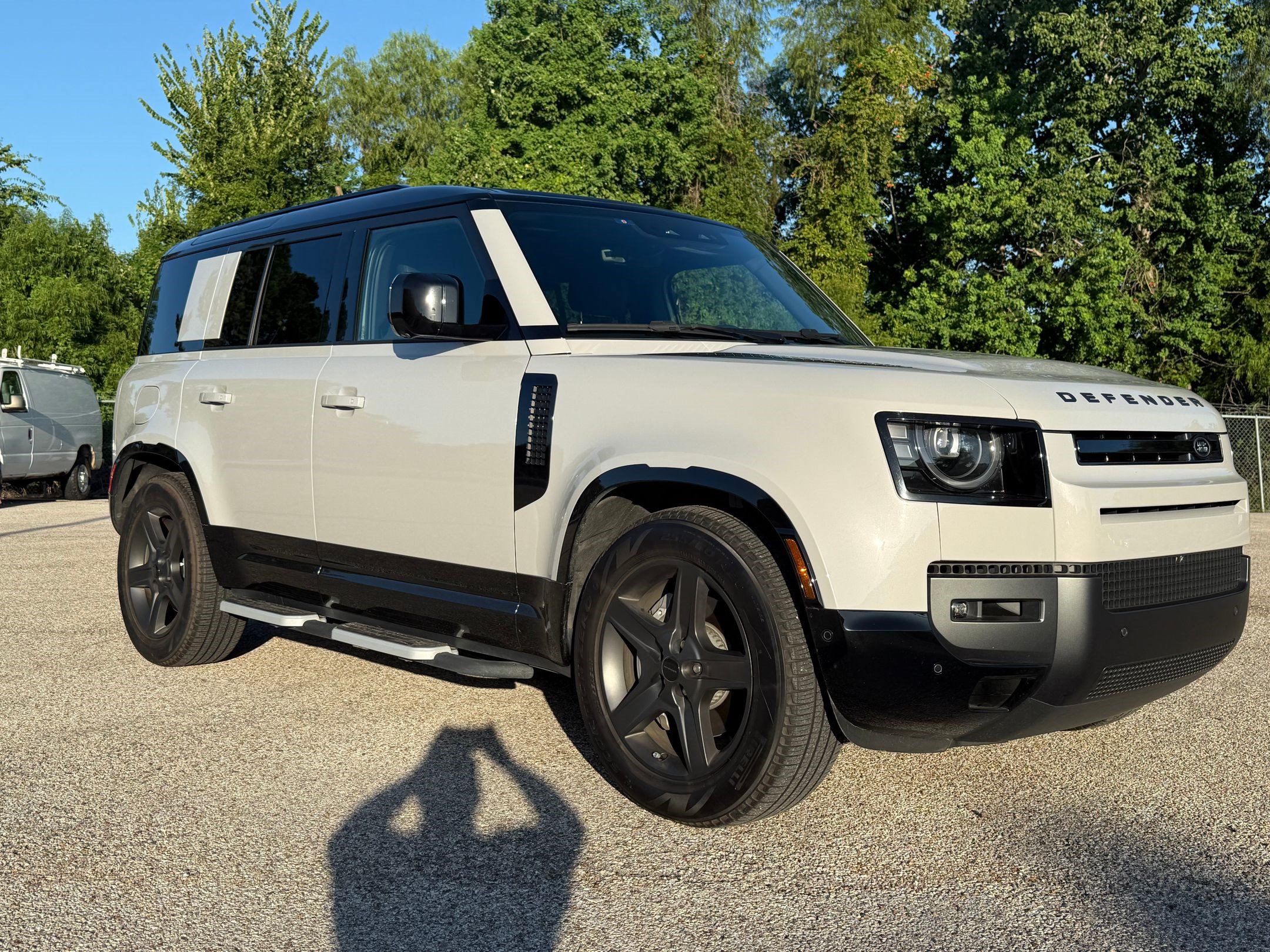 2026 Land Rover Defender X-Dynamic SE - Photo 7