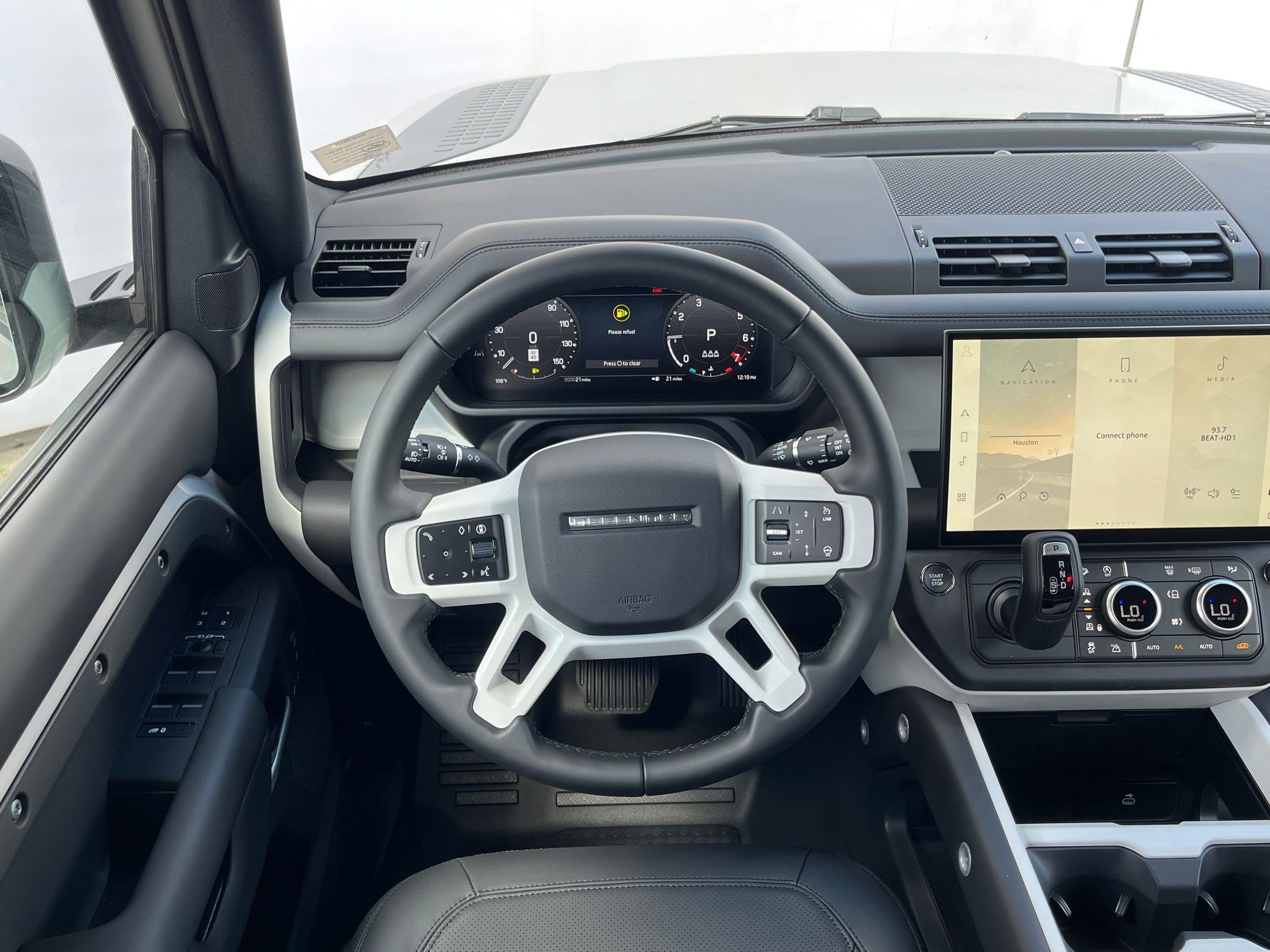 2026 Land Rover Defender 110 S photo 4