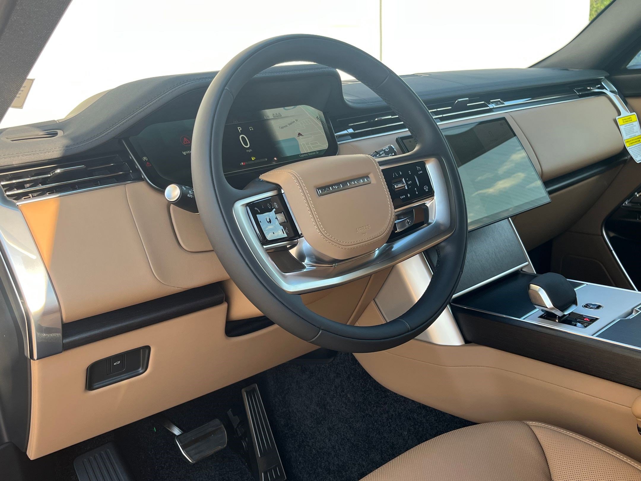 2025 Land Rover Range Rover SE photo 2