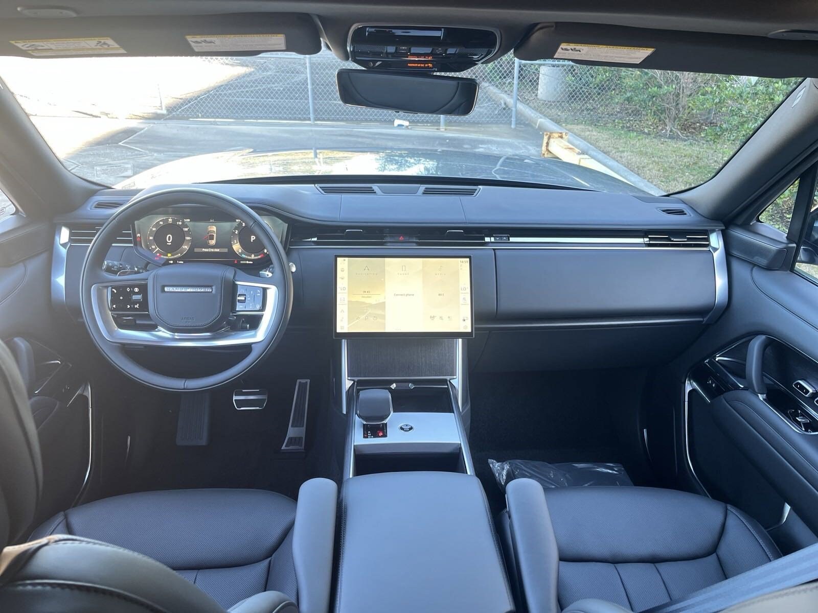 2025 Land Rover Range Rover SE photo 4
