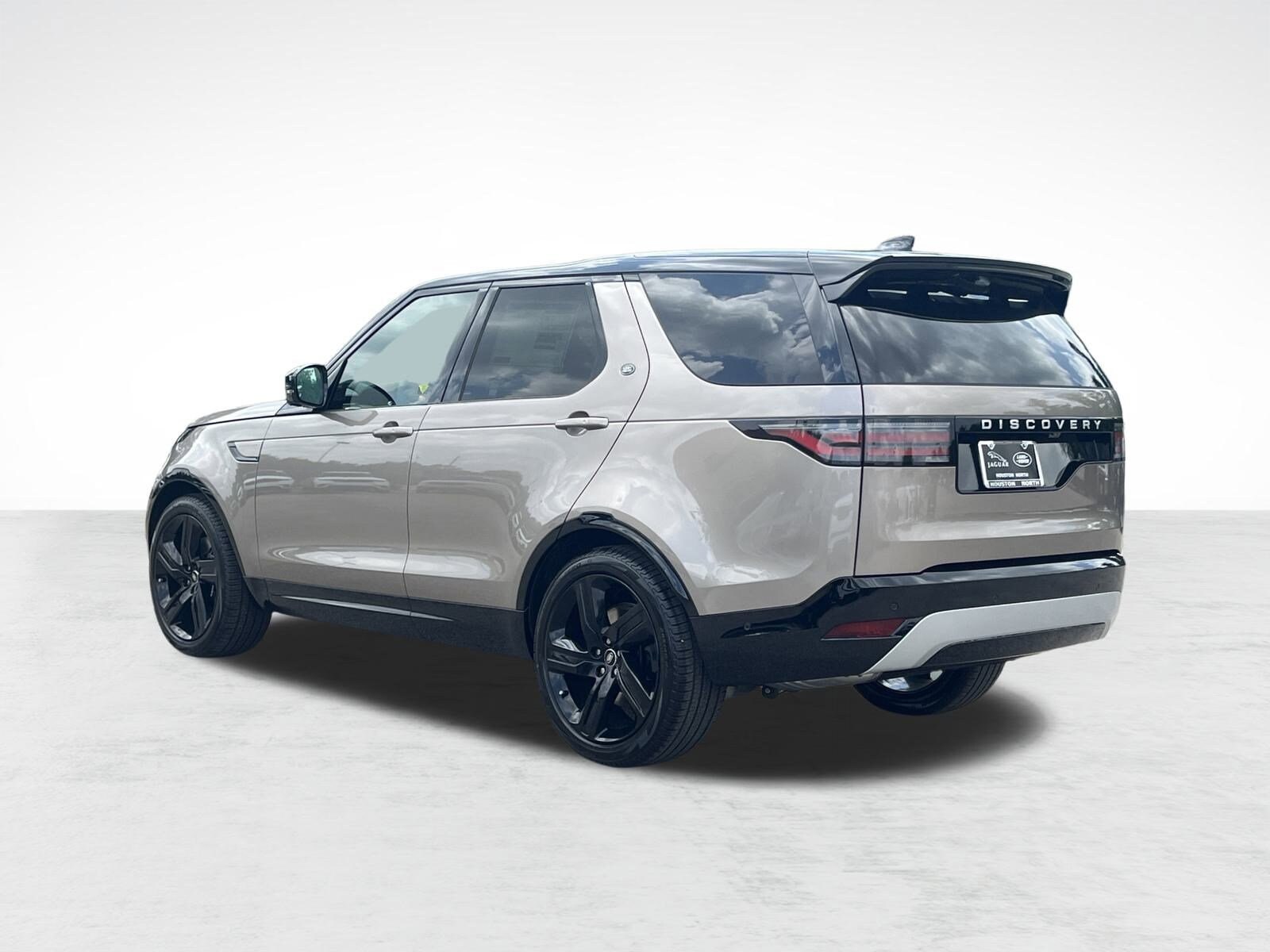 2025 Land Rover Discovery Metropolitan Edition photo 3