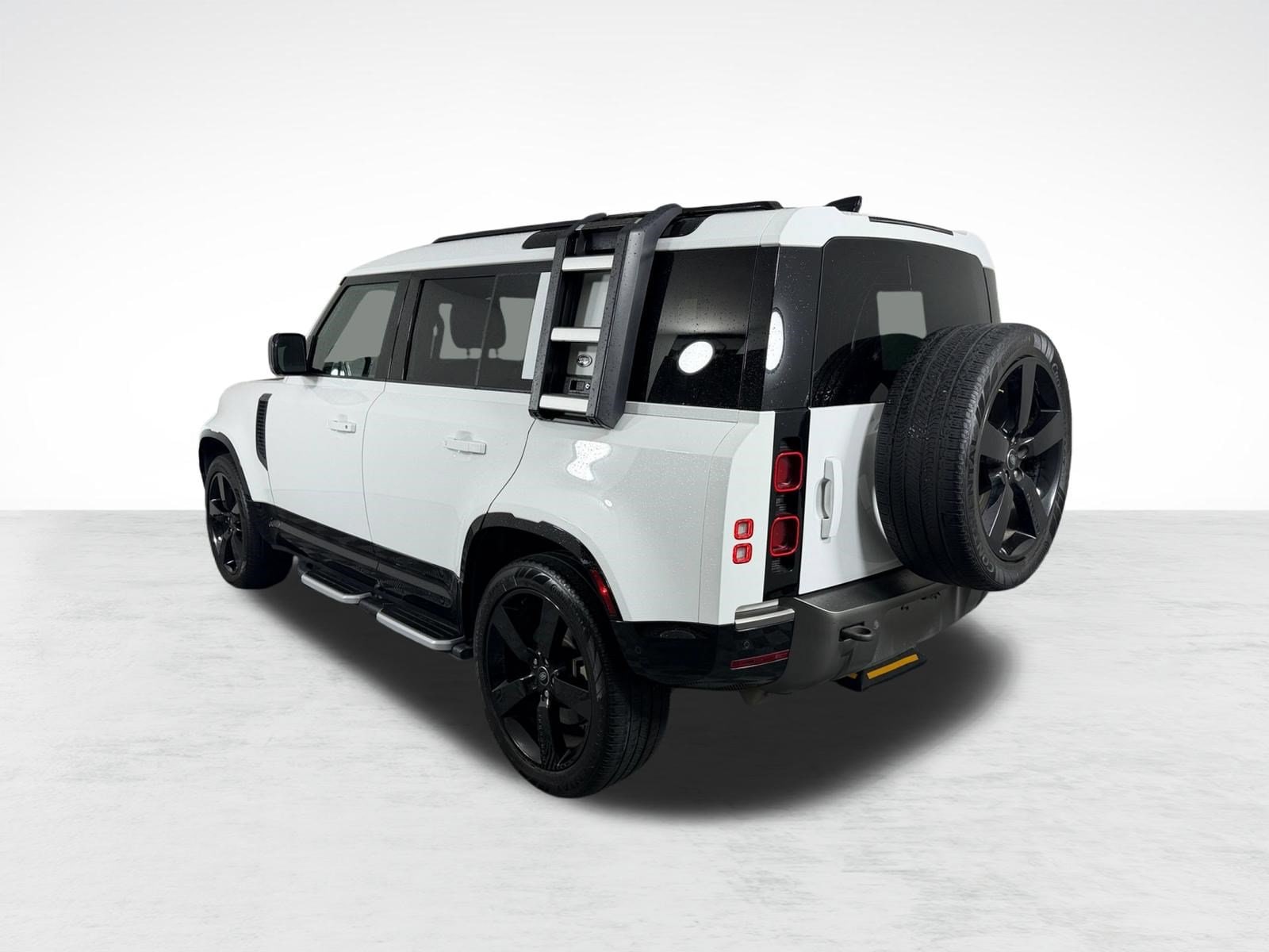 Defender X-Dynamic SE SUV