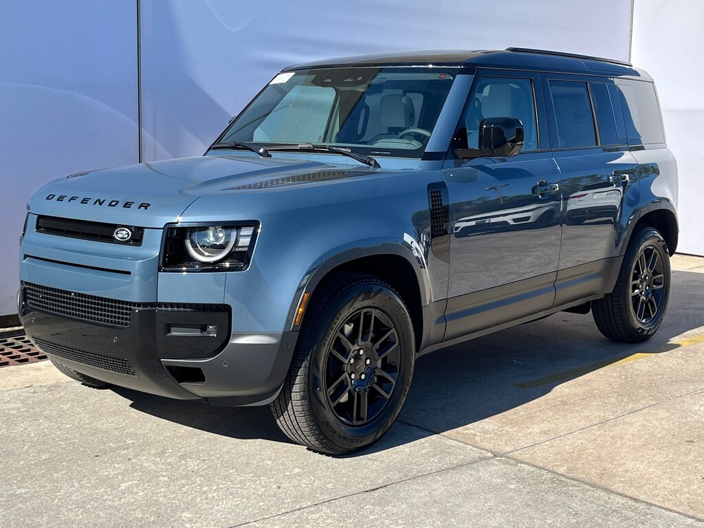 New 2026 Land Rover Range Rover P400 SE SUV