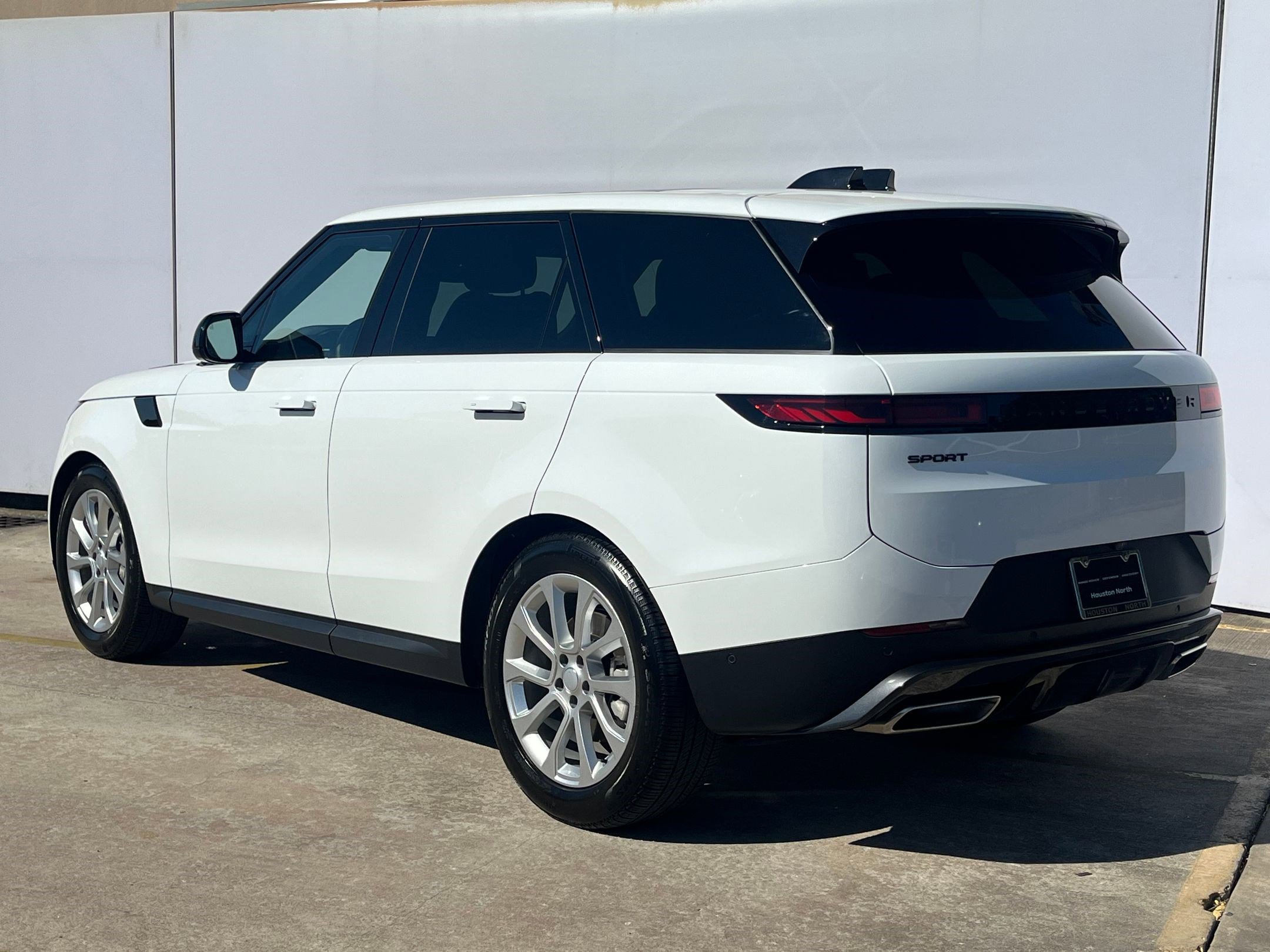 2025 Land Rover Range Rover Sport P360 SE photo 3