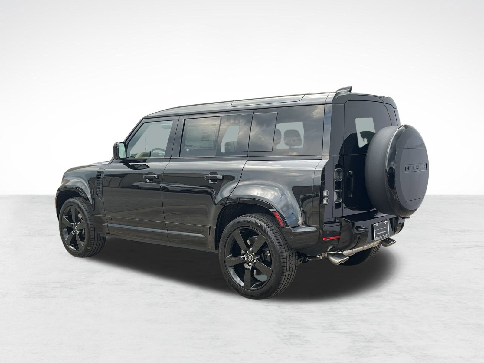 2025 Land Rover Defender 110 V8 photo 2