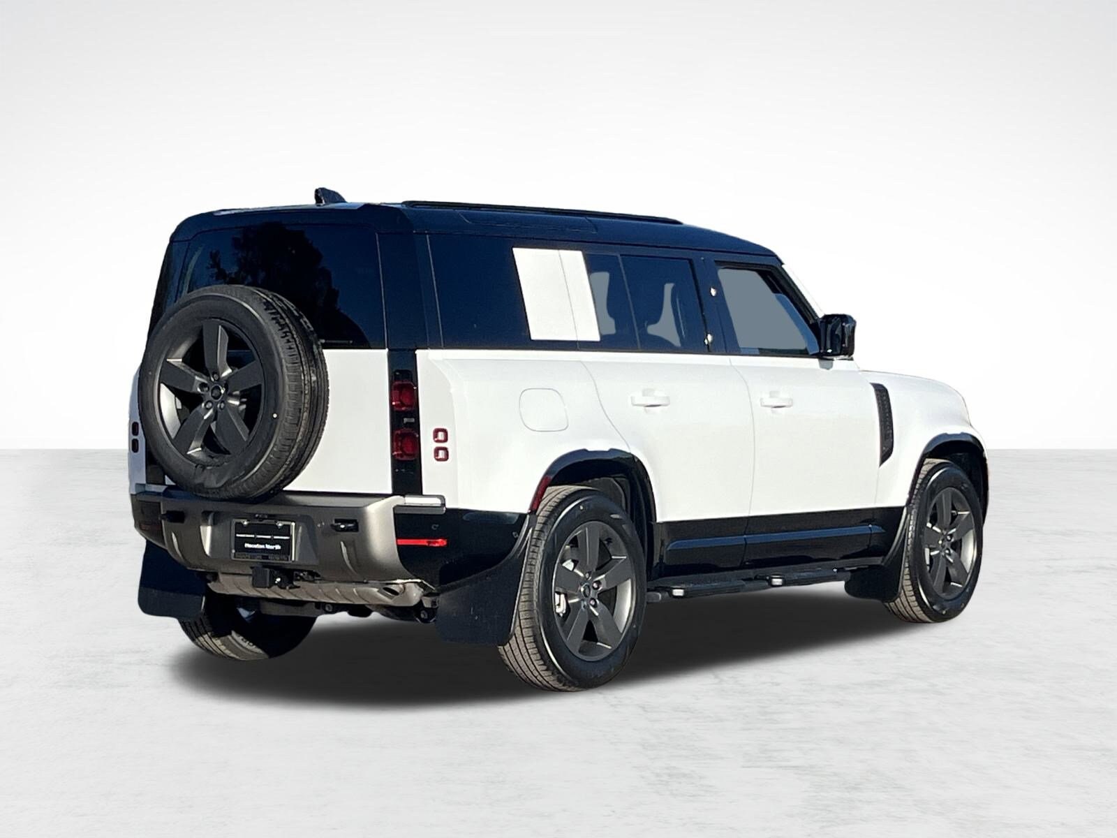 2025 Land Rover Defender 110 X-Dynamic SE photo 2