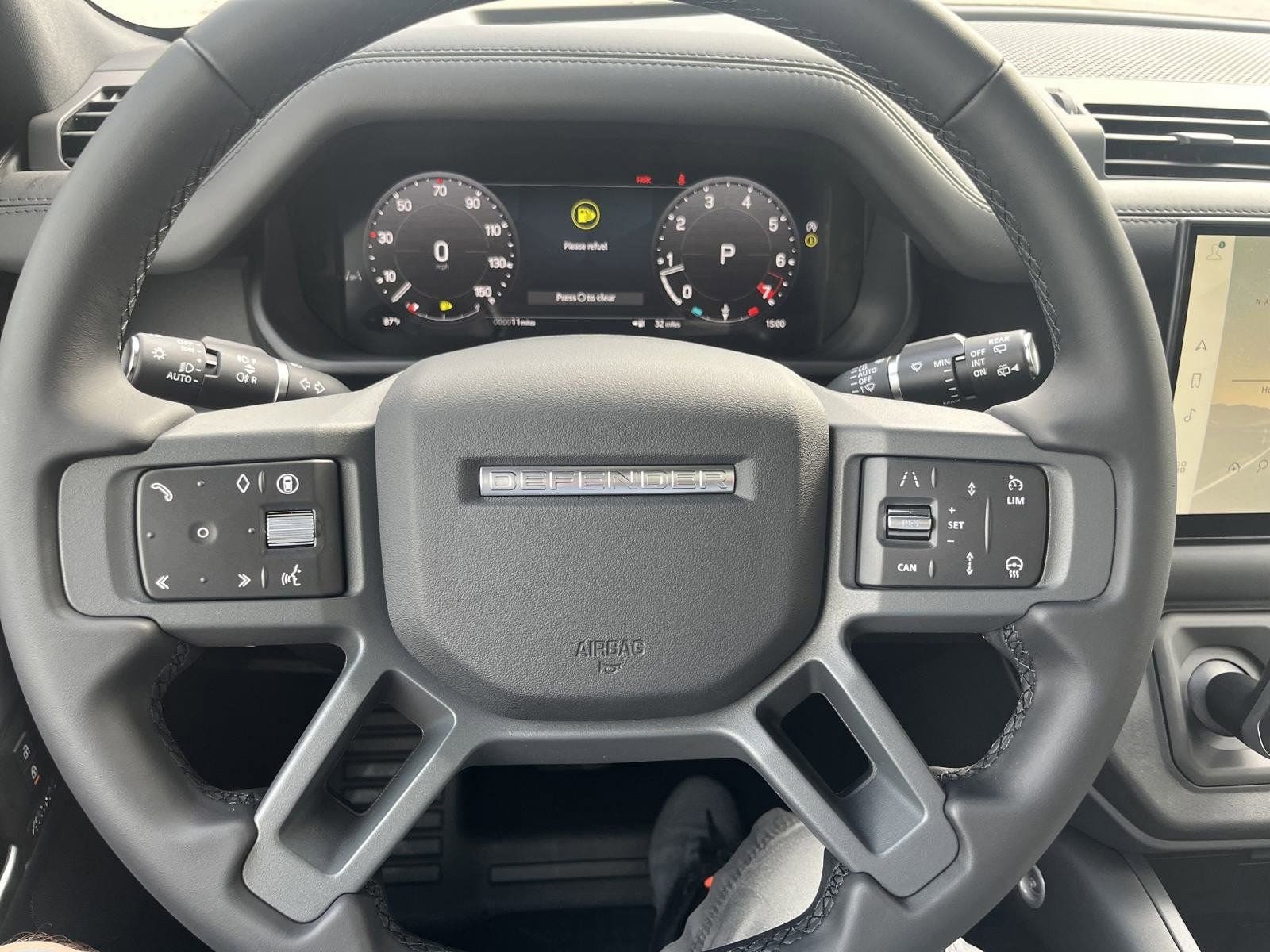 2025 Land Rover Defender X-Dynamic SE - Photo 14