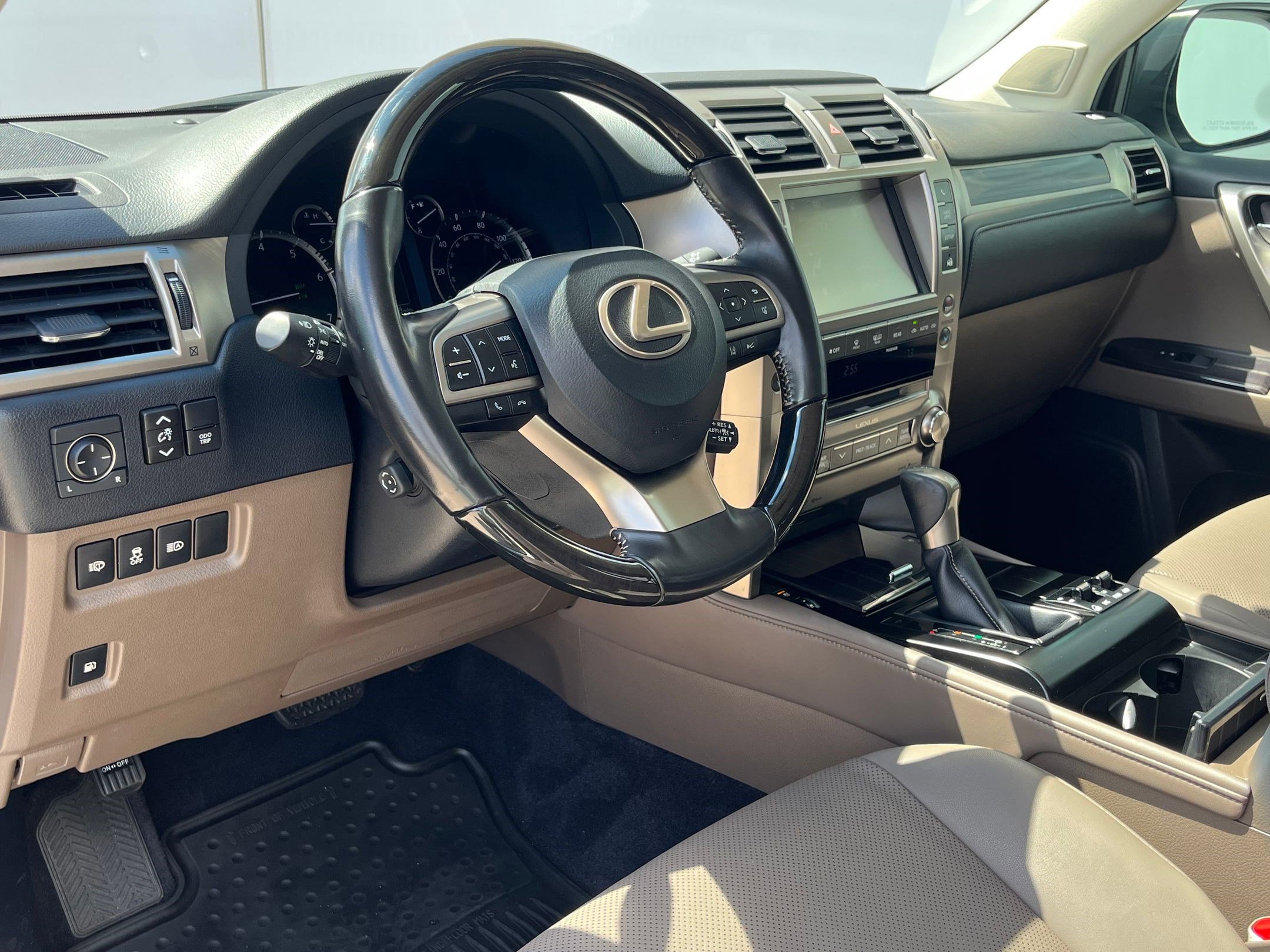 2020 Lexus GX 460 Premium photo 3