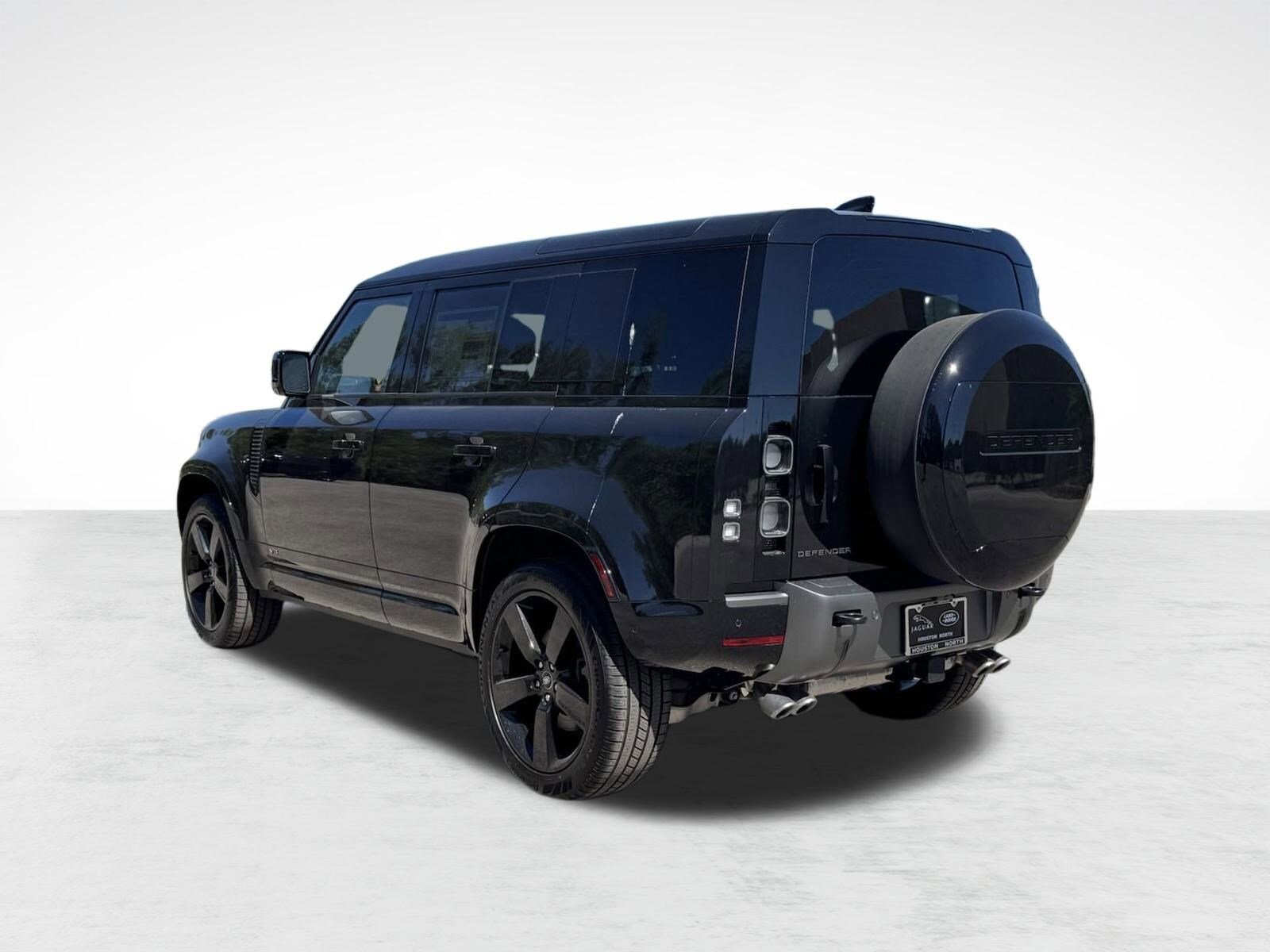 2025 Land Rover Defender 110 V8 photo 3