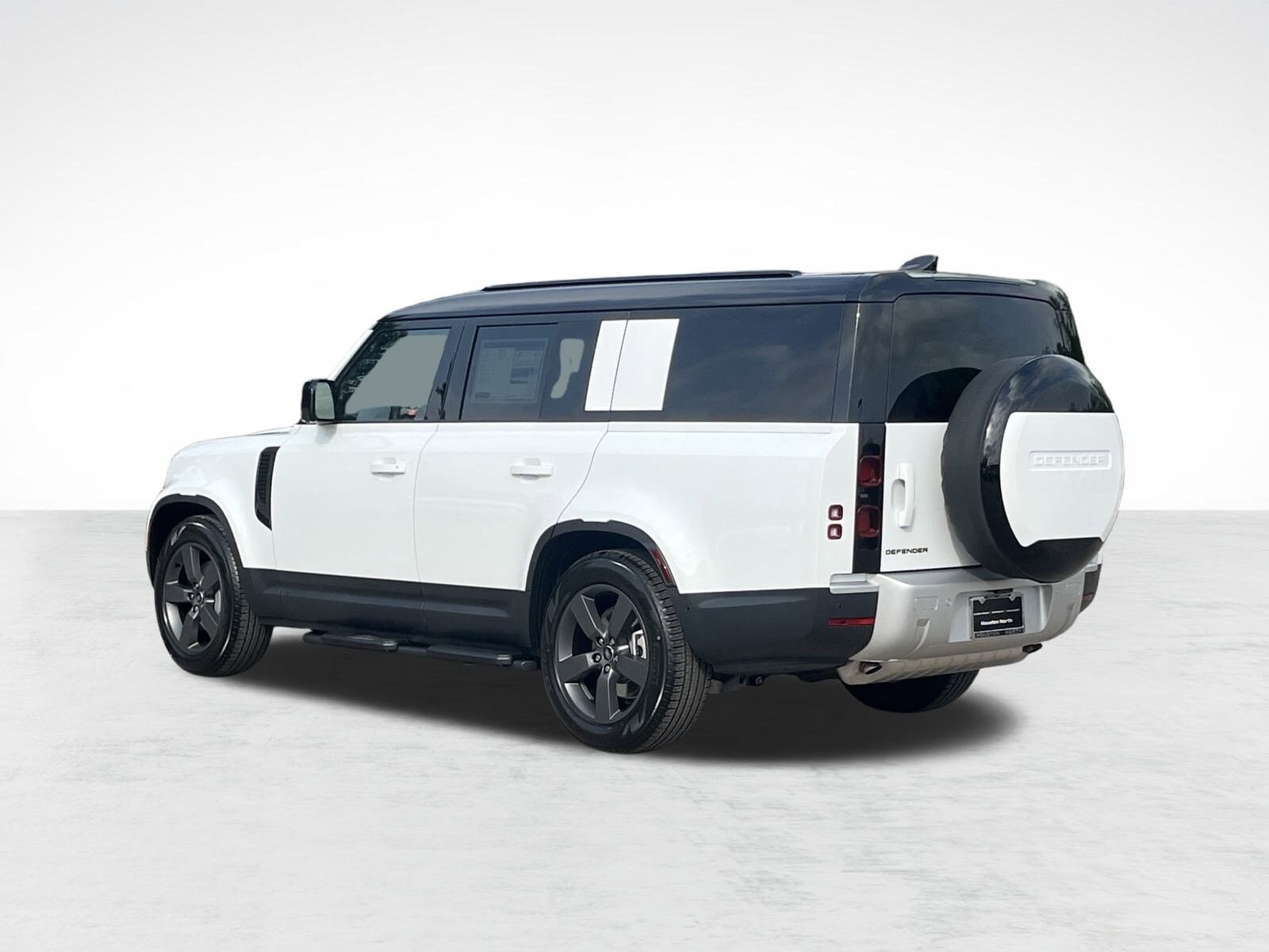 2025 Land Rover Defender 130 S photo 2