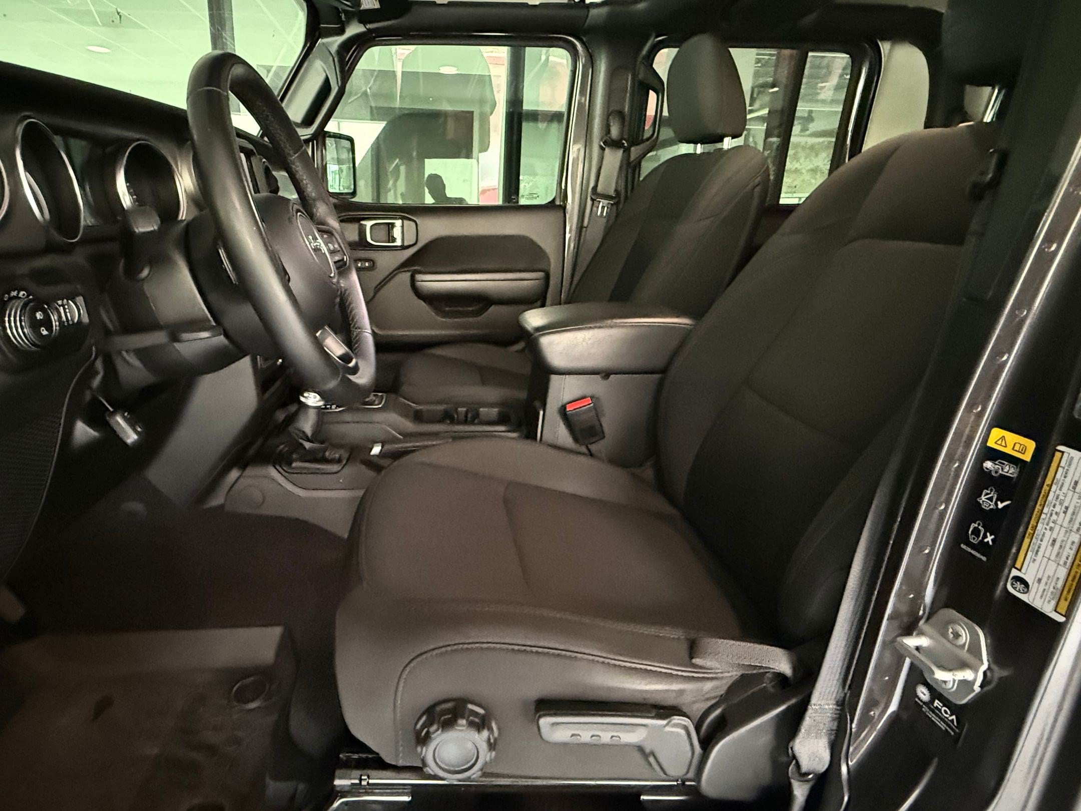 Gladiator Sport Truck Crew Cab