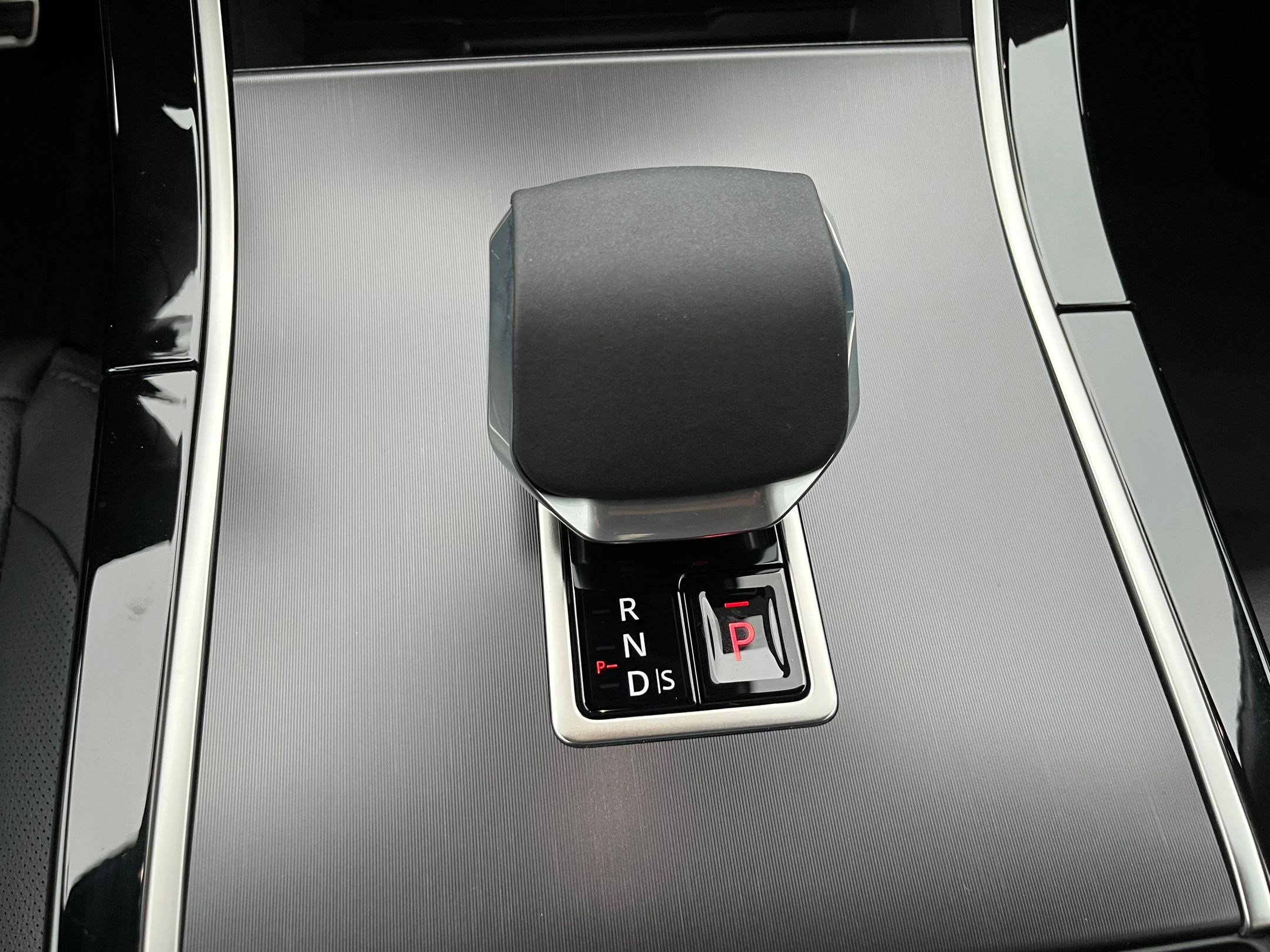 2026 Land Rover Range Rover Velar Dynamic SE - Photo 19