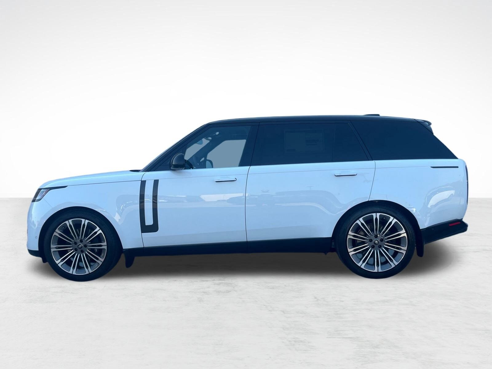 2025 Land Rover Range Rover SE photo 2