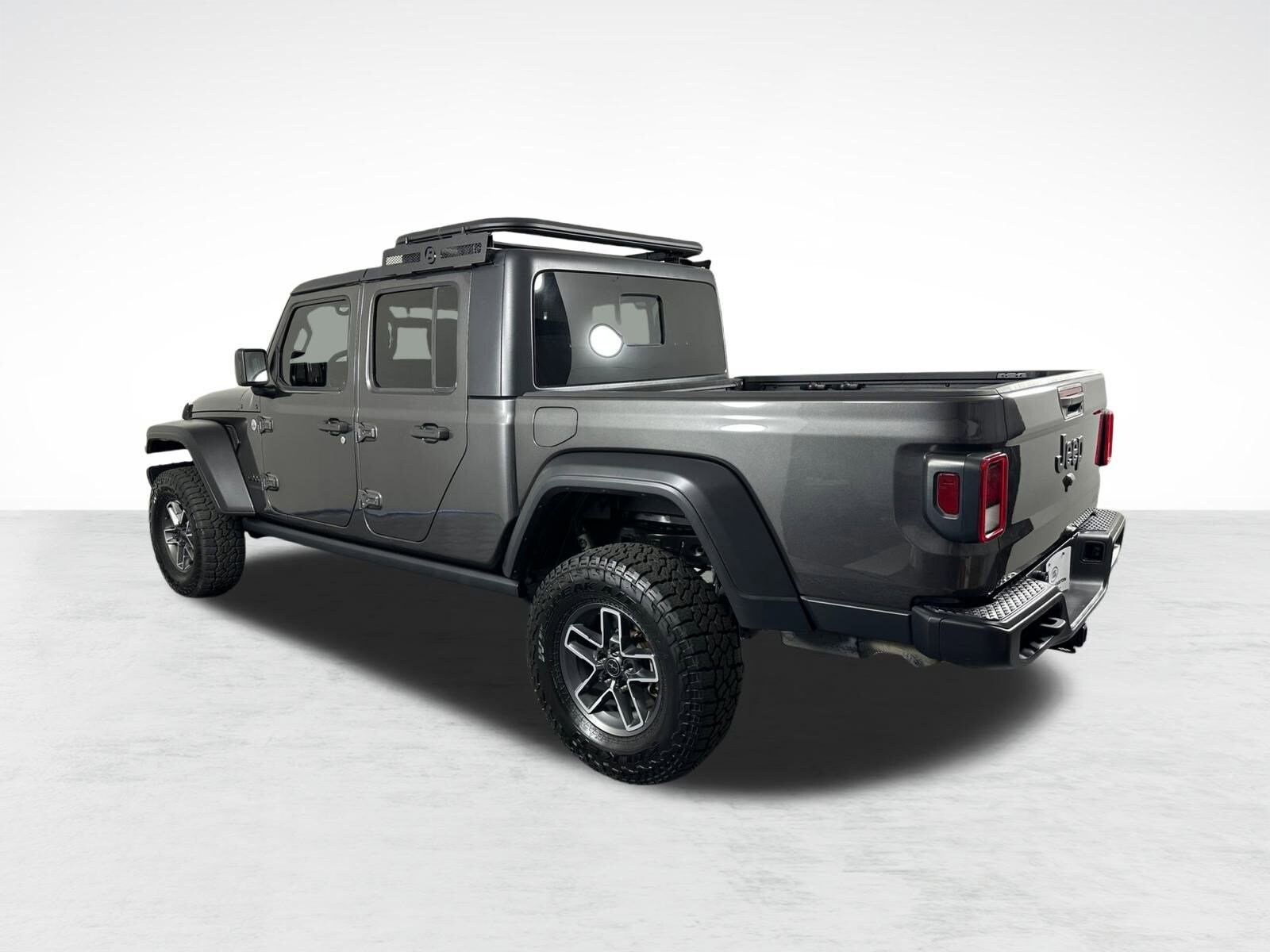 2021 Jeep Gladiator Sport S photo 2