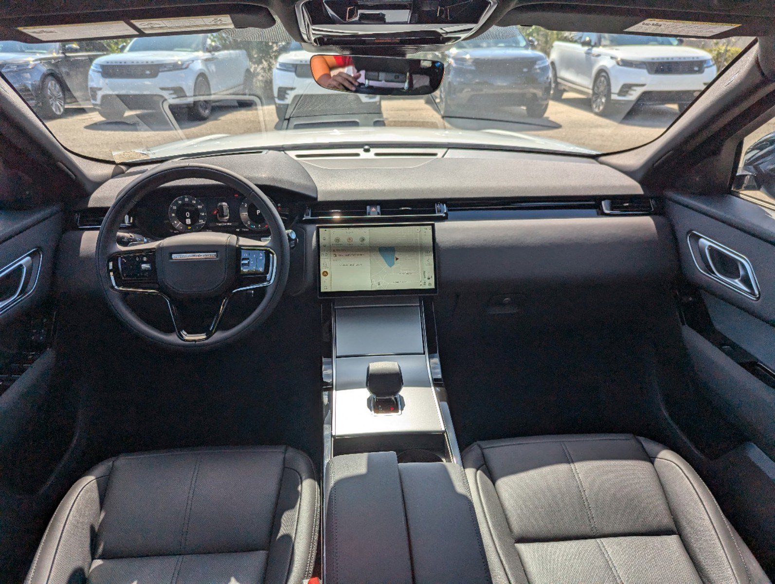 2025 Land Rover Range Rover Velar P250 S photo 4