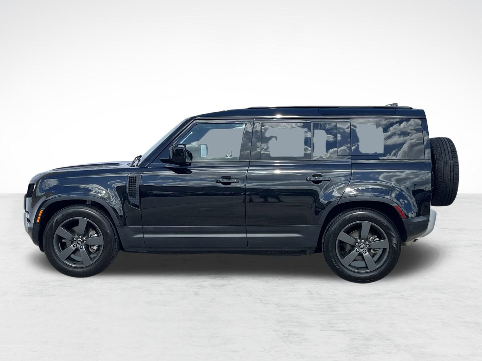 2025 Land Rover Defender 110 S photo 2