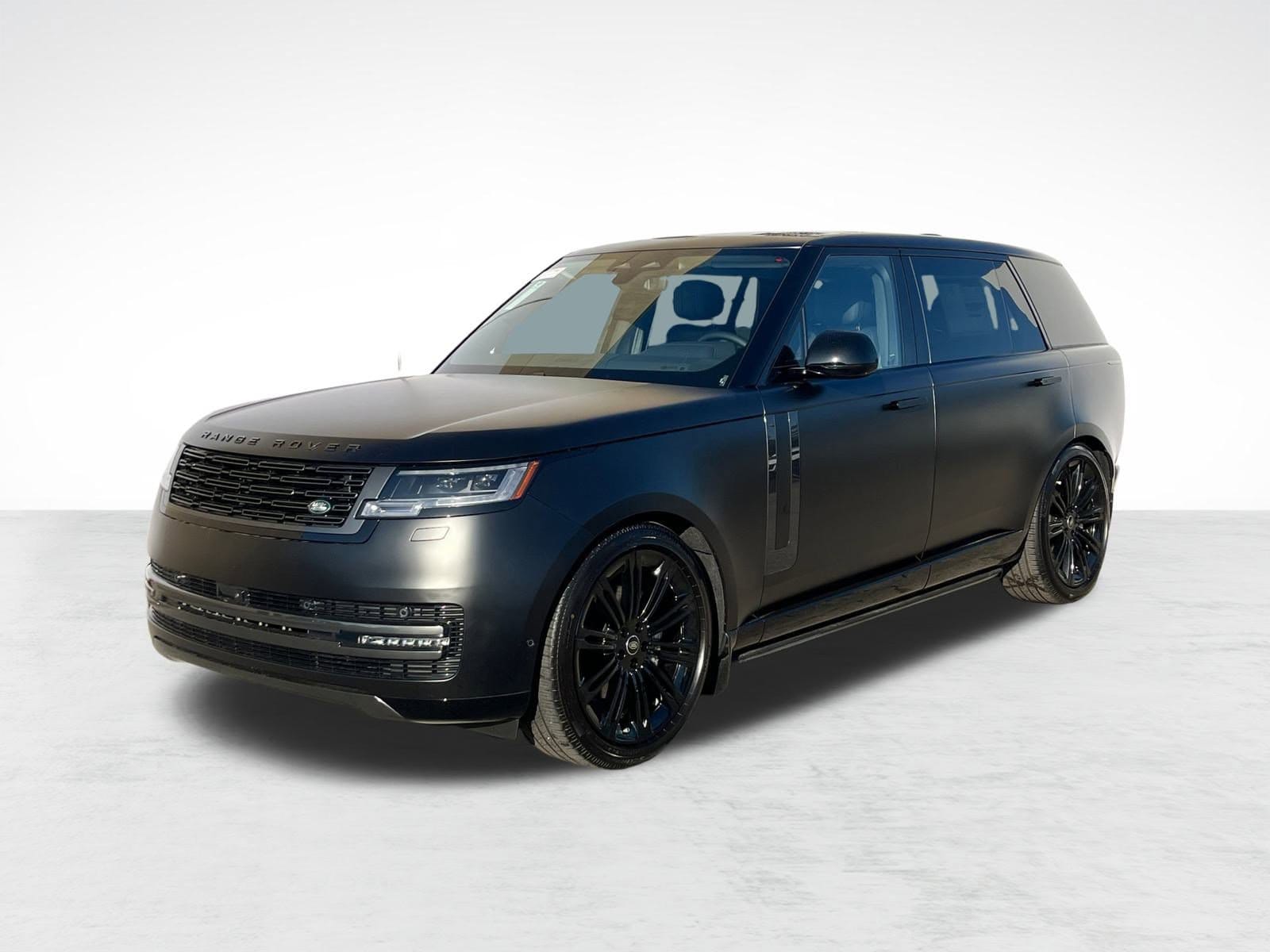 2025 Land Rover Range Rover SE's photo