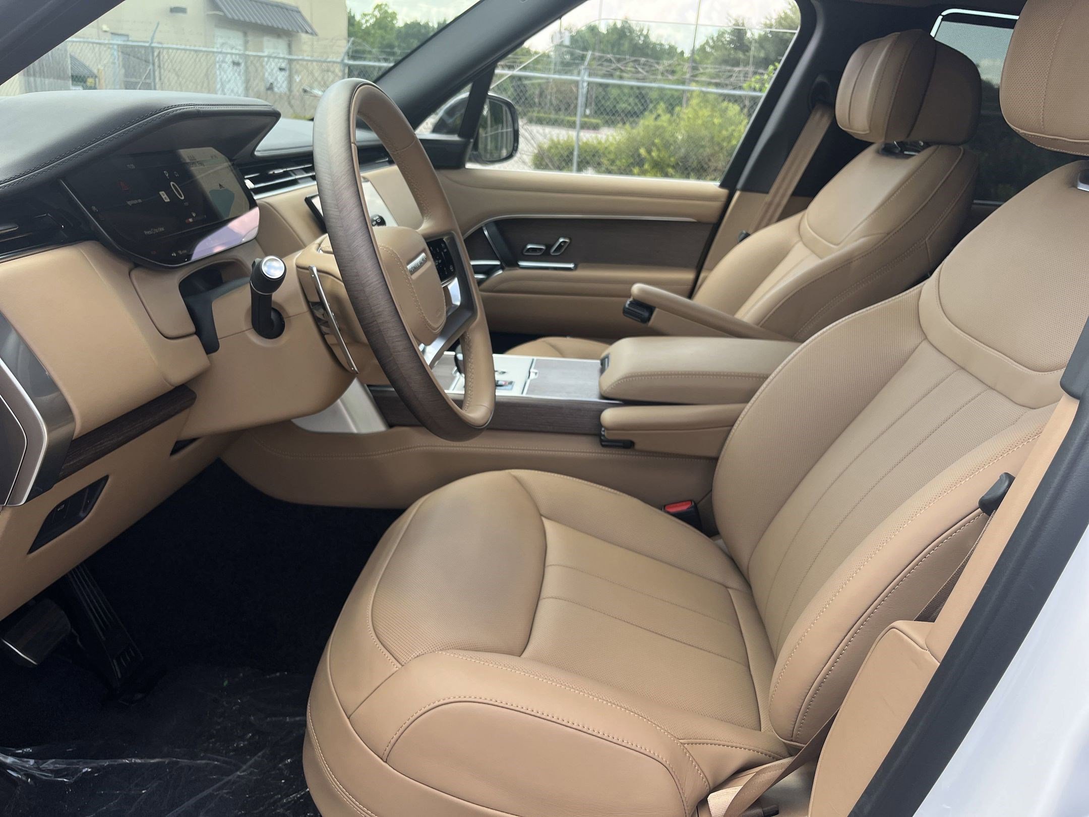 2025 Land Rover Range Rover Autobiography photo 4