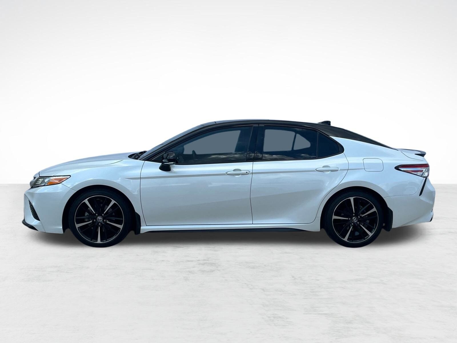 2020 Toyota Camry XSE photo 2