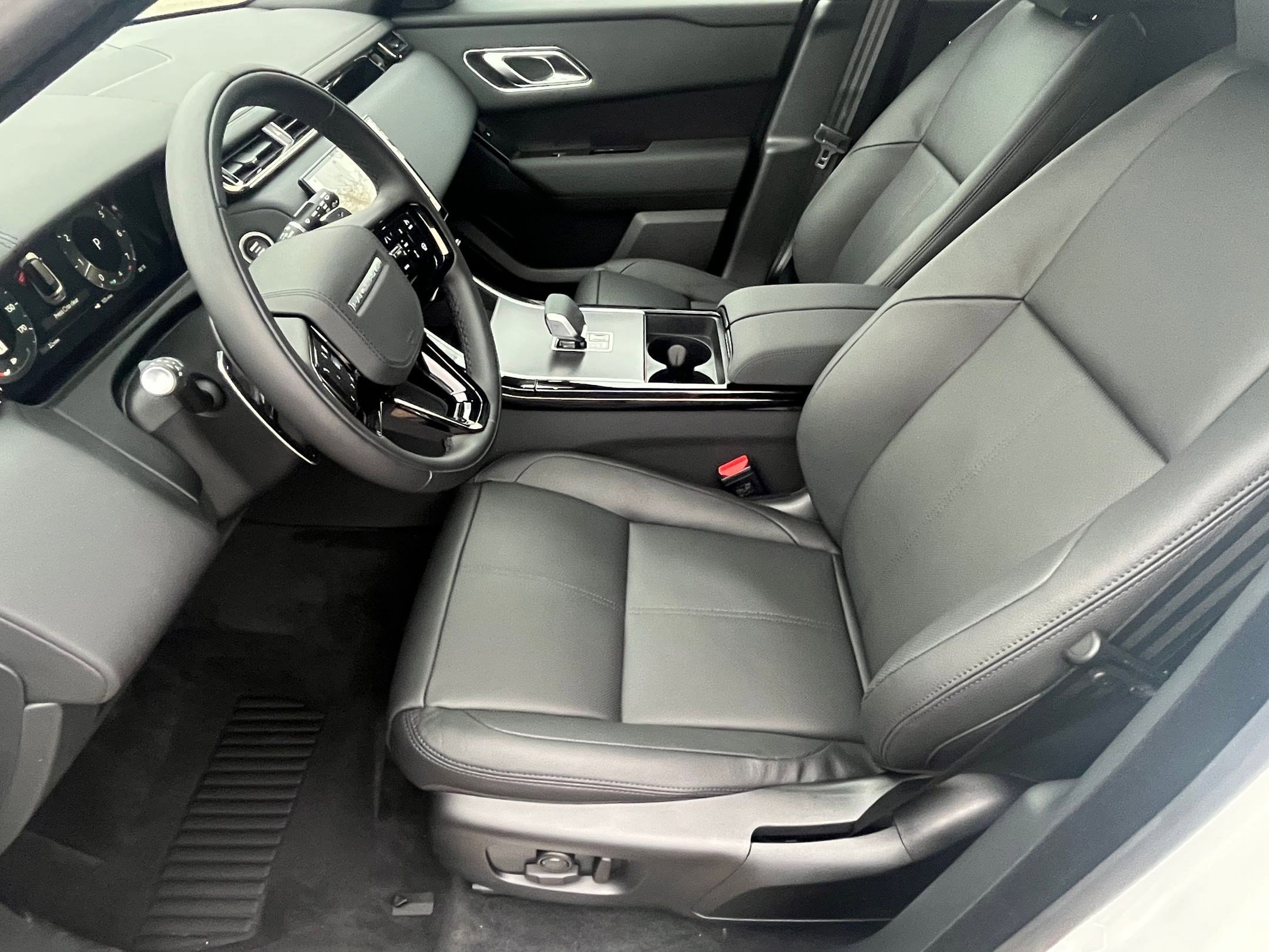 2026 Land Rover Range Rover Velar Dynamic SE - Photo 5