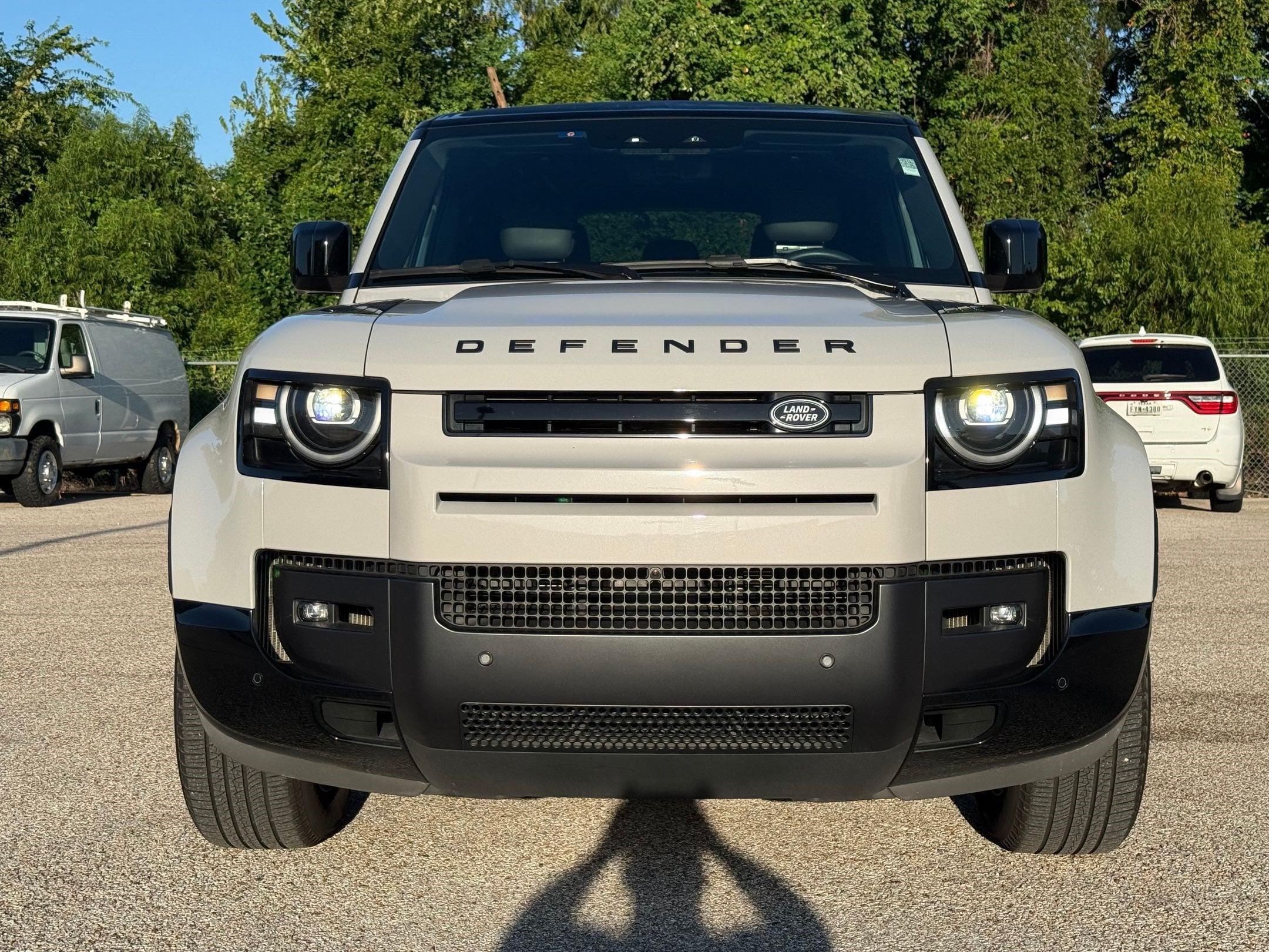 2026 Land Rover Defender X-Dynamic SE - Photo 6