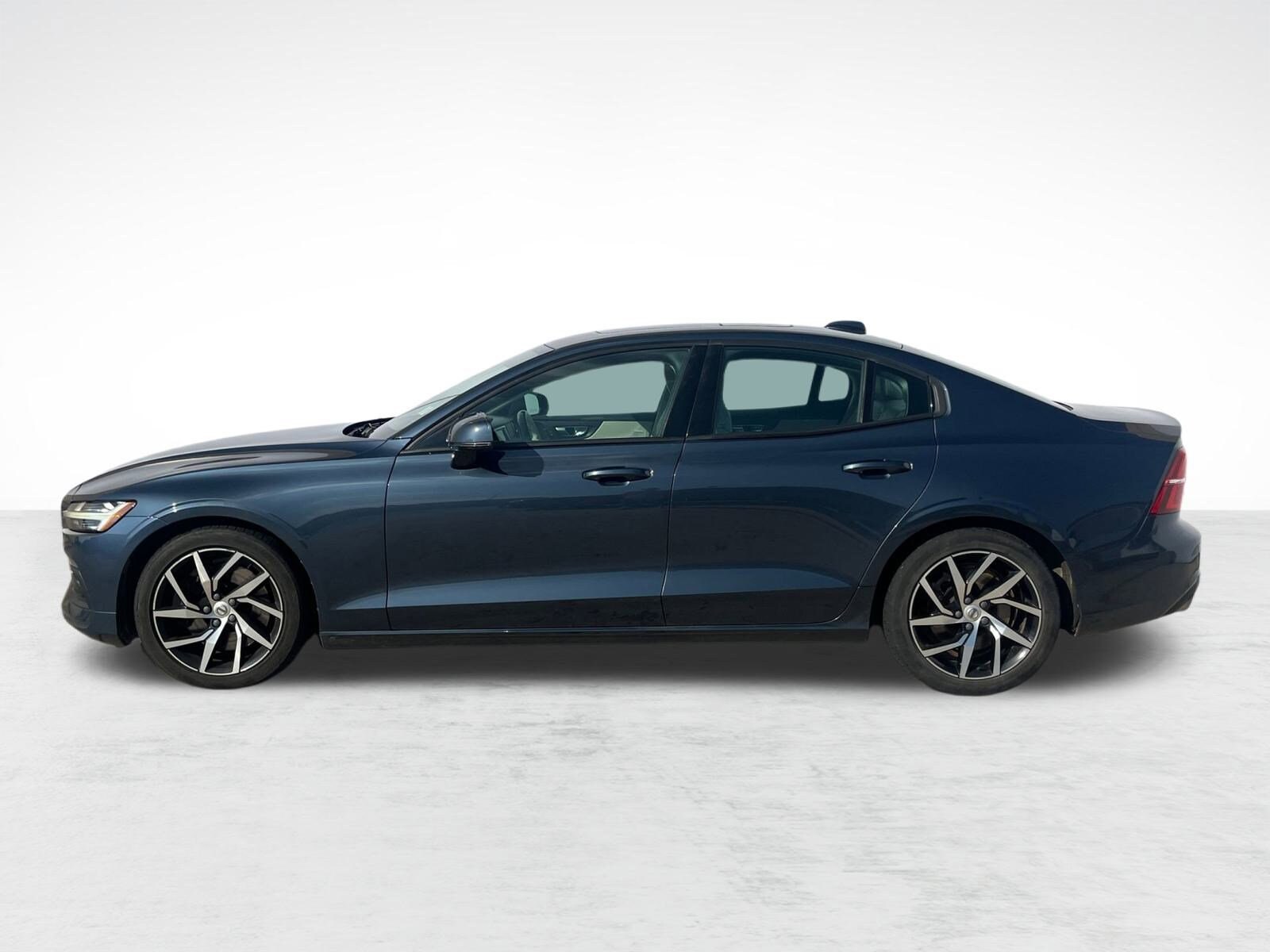 2020 Volvo S60 T6 Momentum photo 2