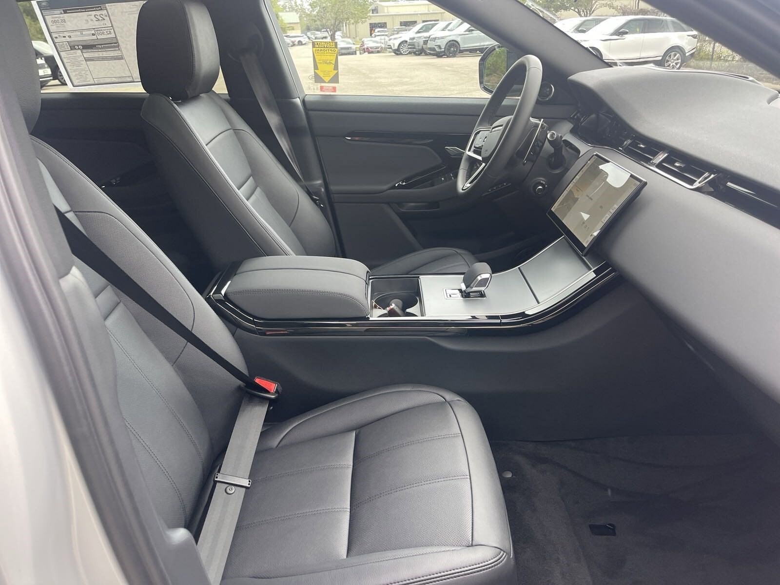 2025 Land Rover Range Rover Evoque S photo 4