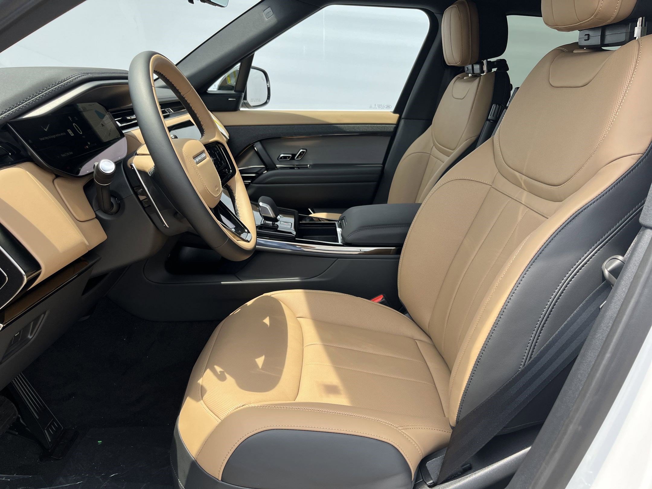 2025 Land Rover Range Rover Sport P400 Dynamic SE photo 4