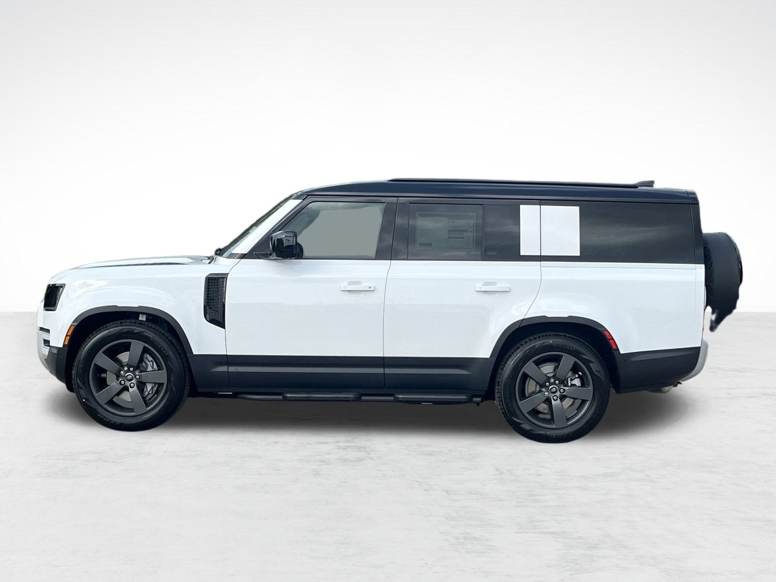 2025 Land Rover Defender 130 S photo 2