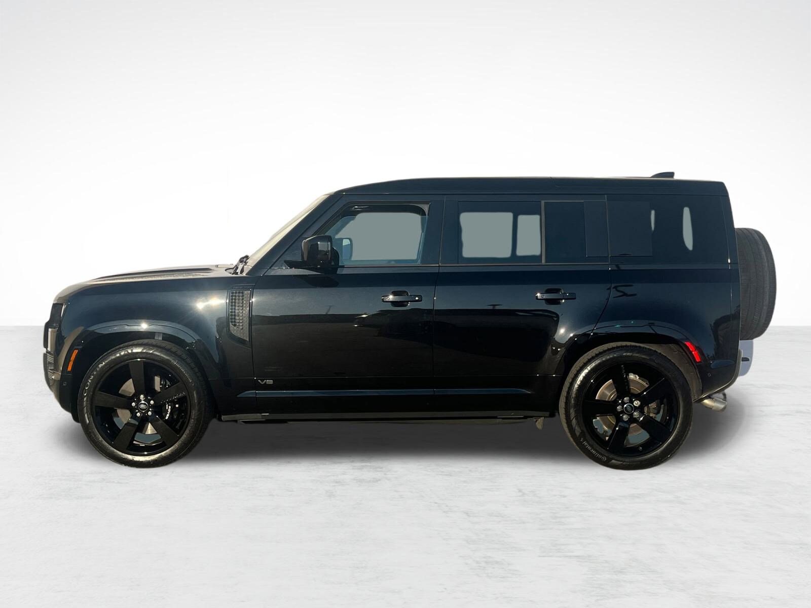 2025 Land Rover Defender 110 V8 photo 2