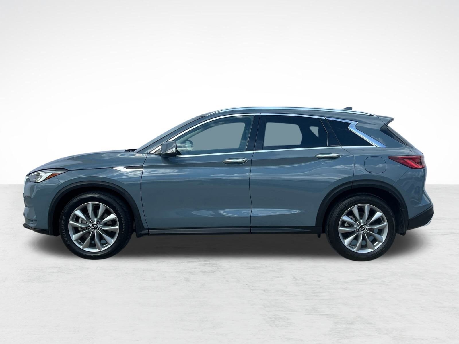 2022 Infiniti QX50 Luxe photo 2