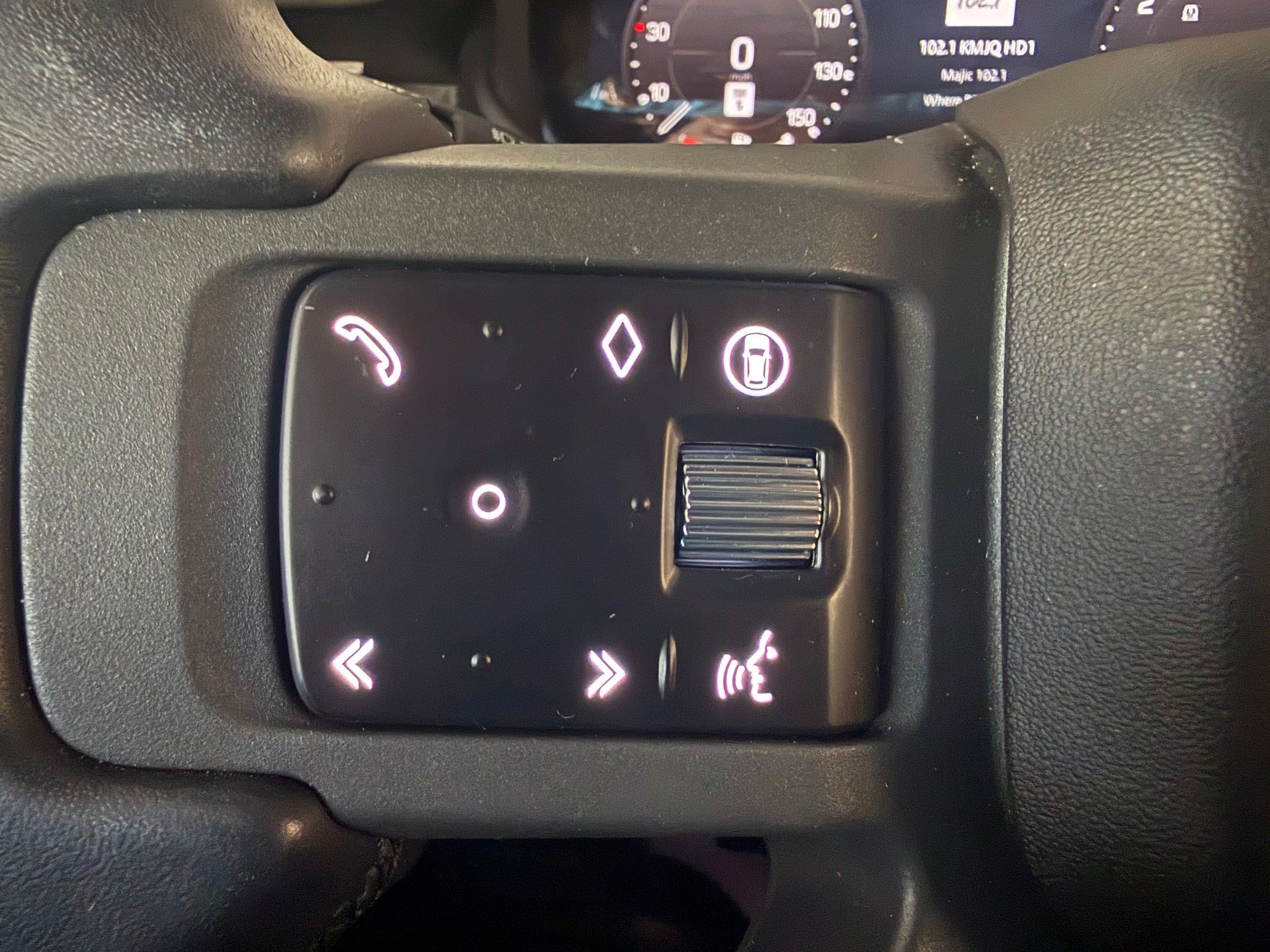 2026 Land Rover Defender X-Dynamic SE - Photo 17