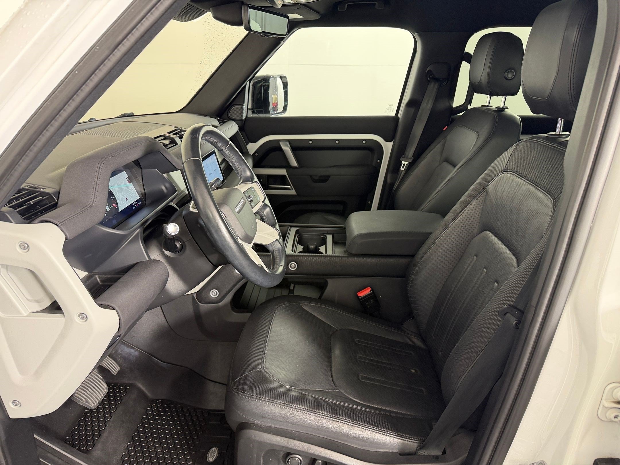 Defender X-Dynamic SE SUV