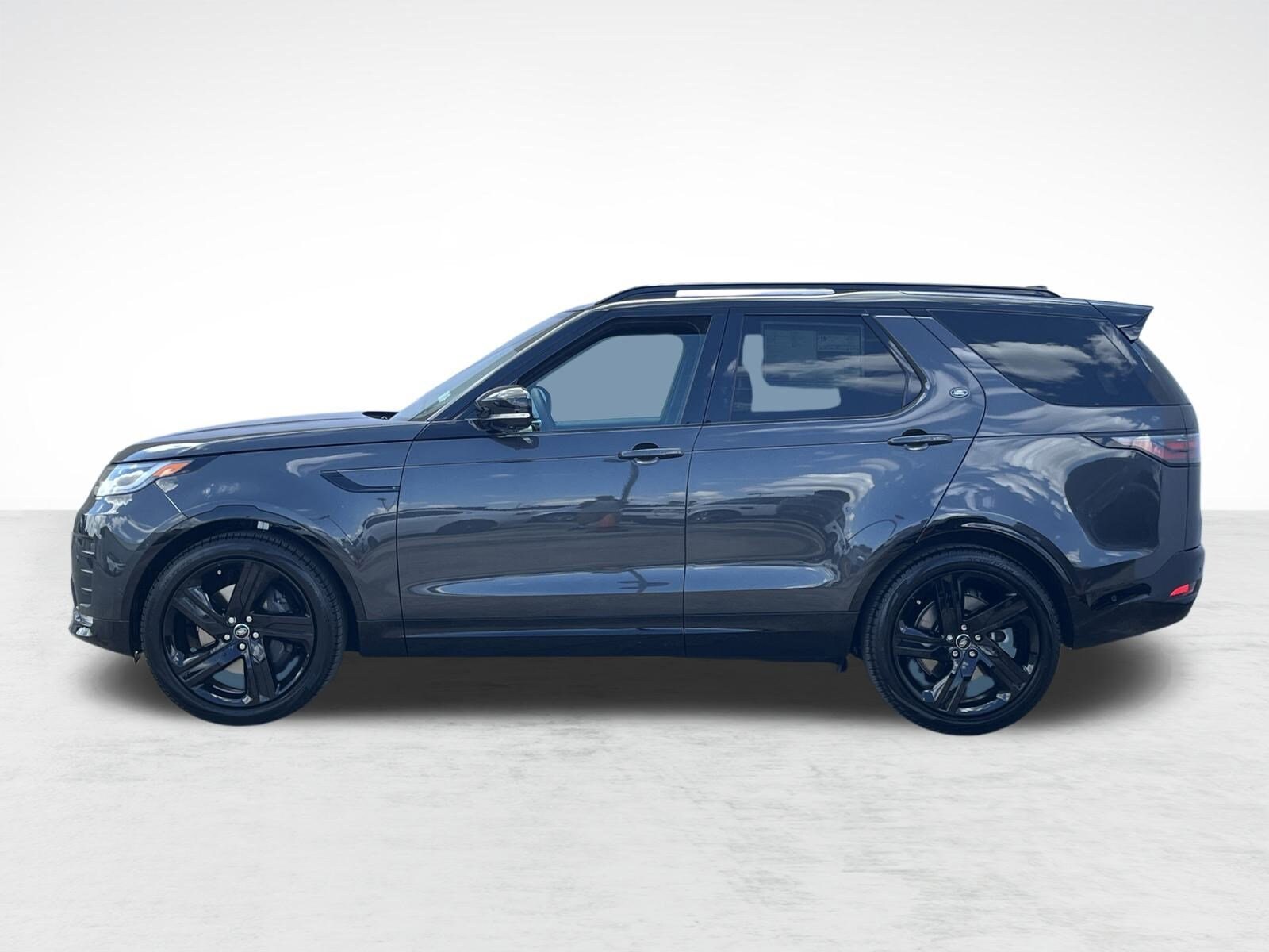 2025 Land Rover Discovery P360 Dynamic SE photo 2