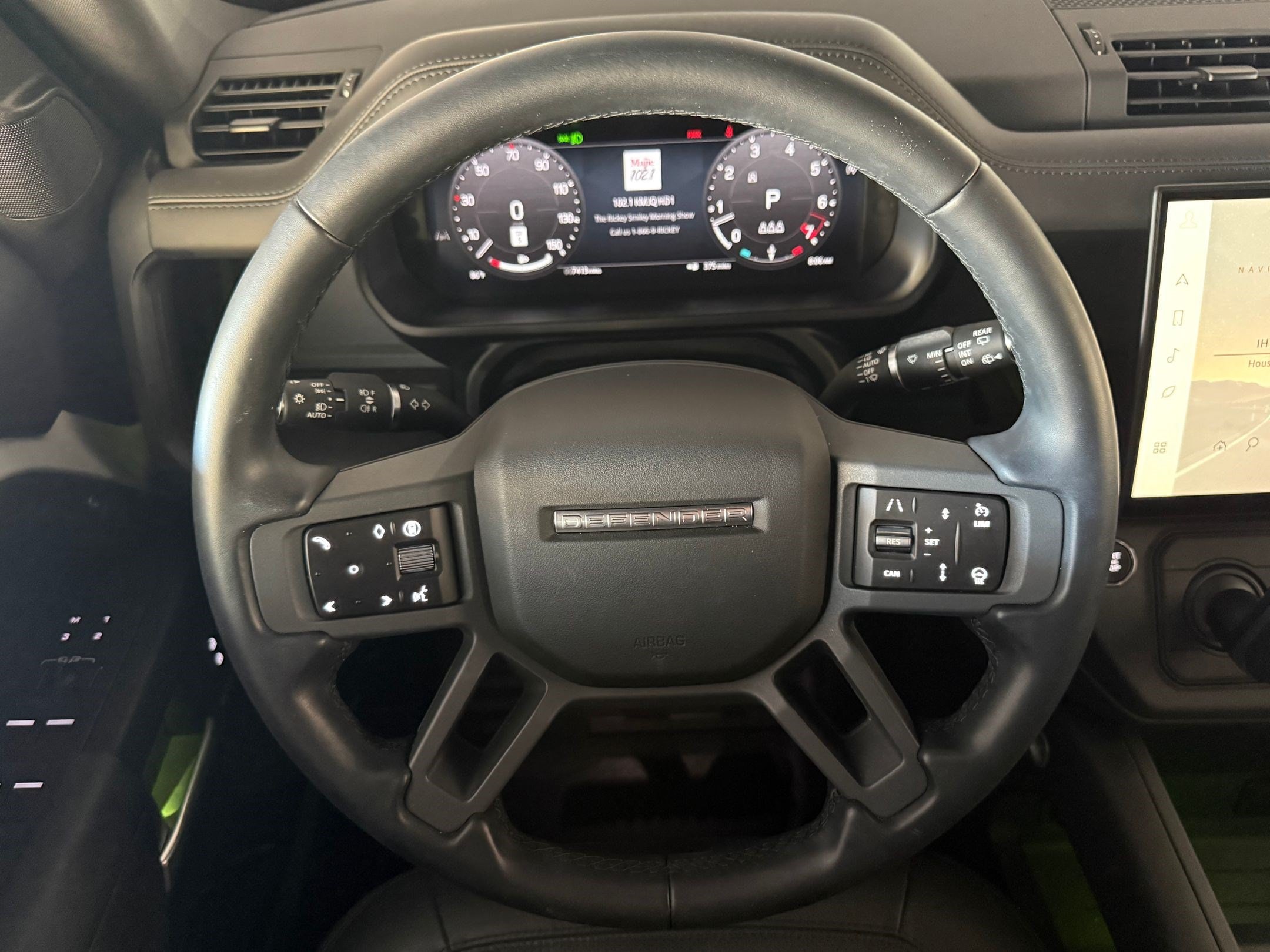 2026 Land Rover Defender X-Dynamic SE - Photo 11