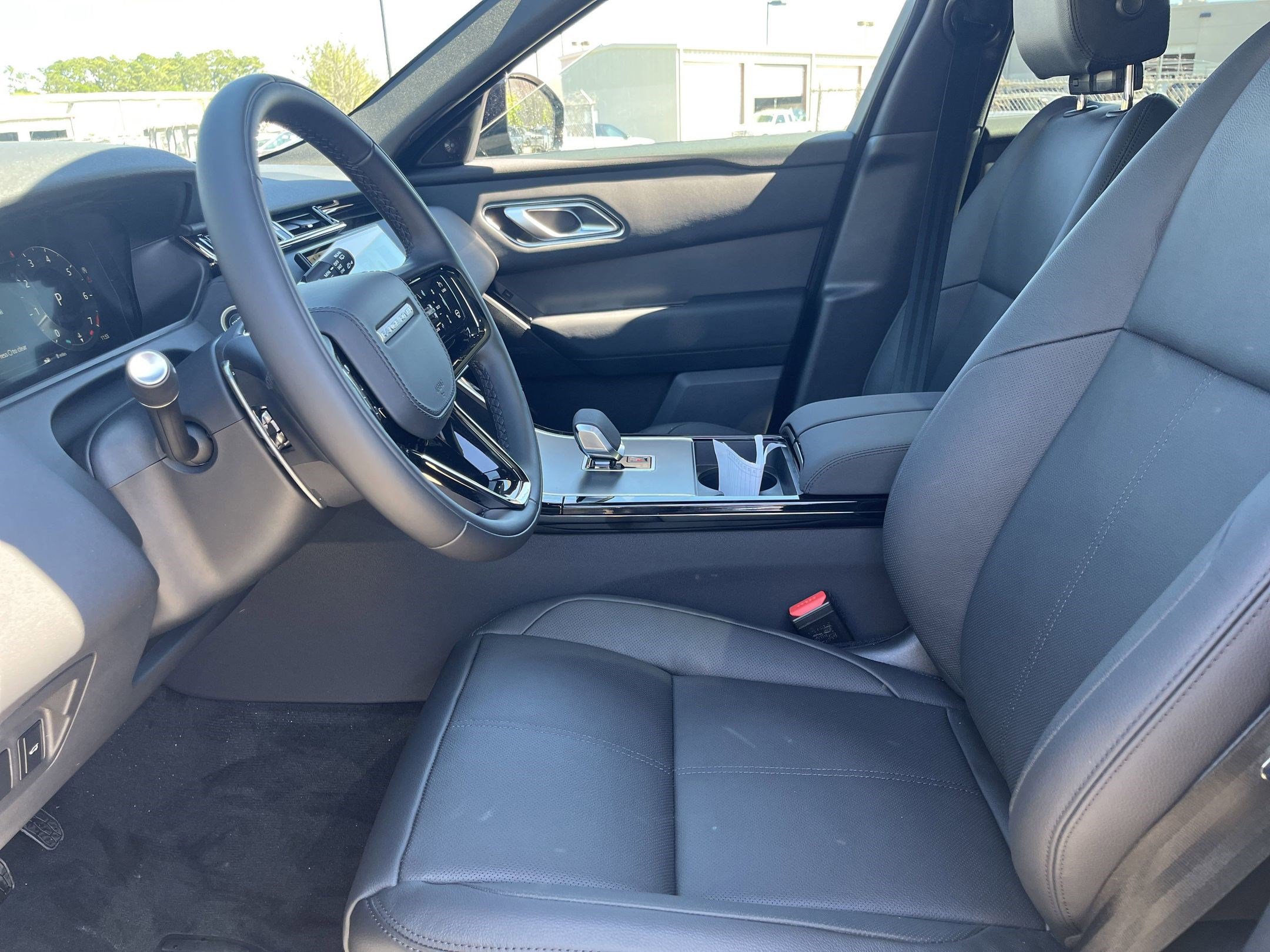 2026 Land Rover Range Rover Velar P250 S photo 3