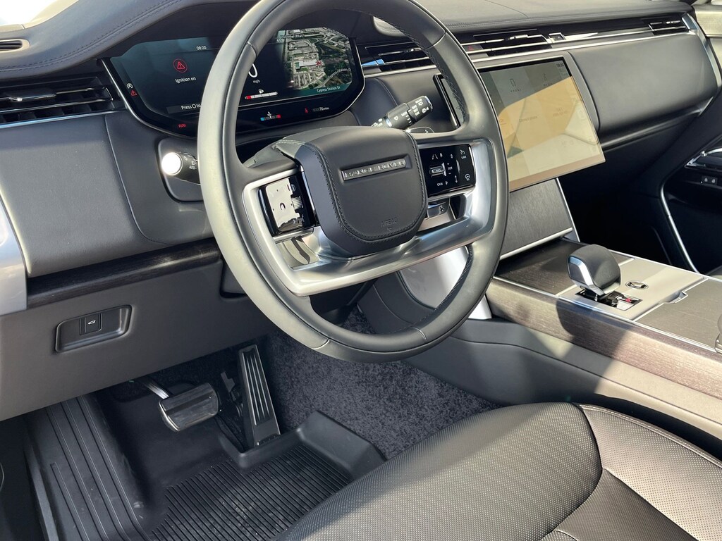 New 2025 Land Rover Range Rover P530 SE 7 Seat SUV