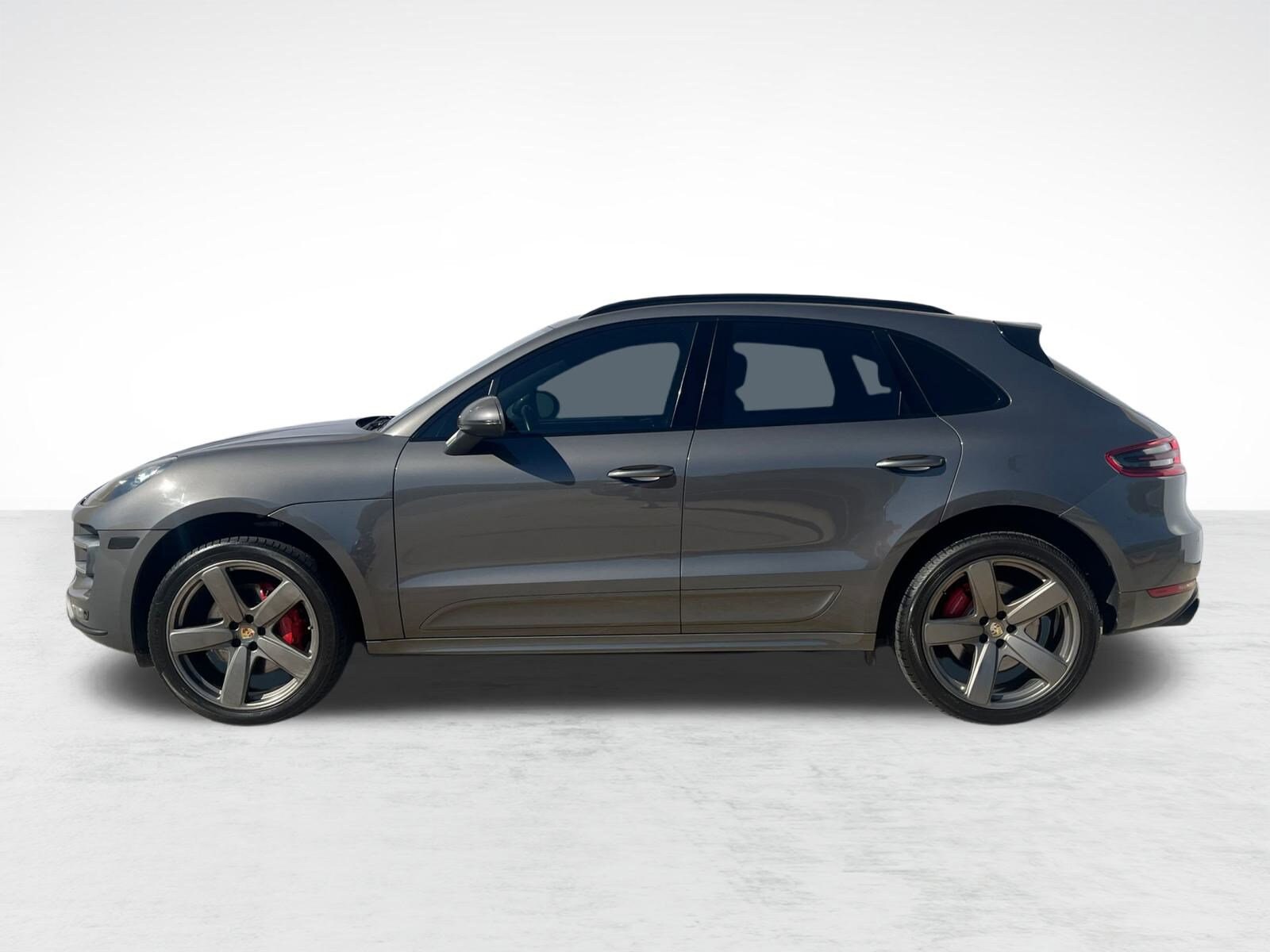 2016 Porsche Macan Turbo photo 2