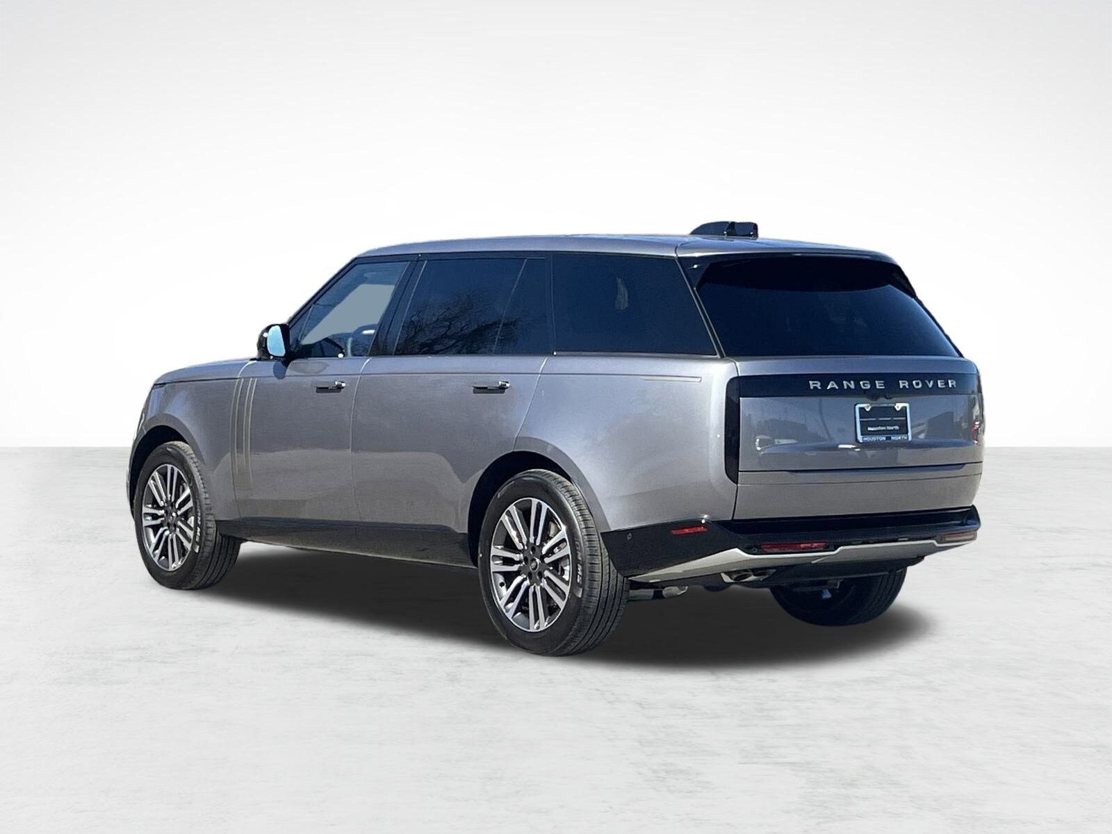 2025 Land Rover Range Rover SE photo 3