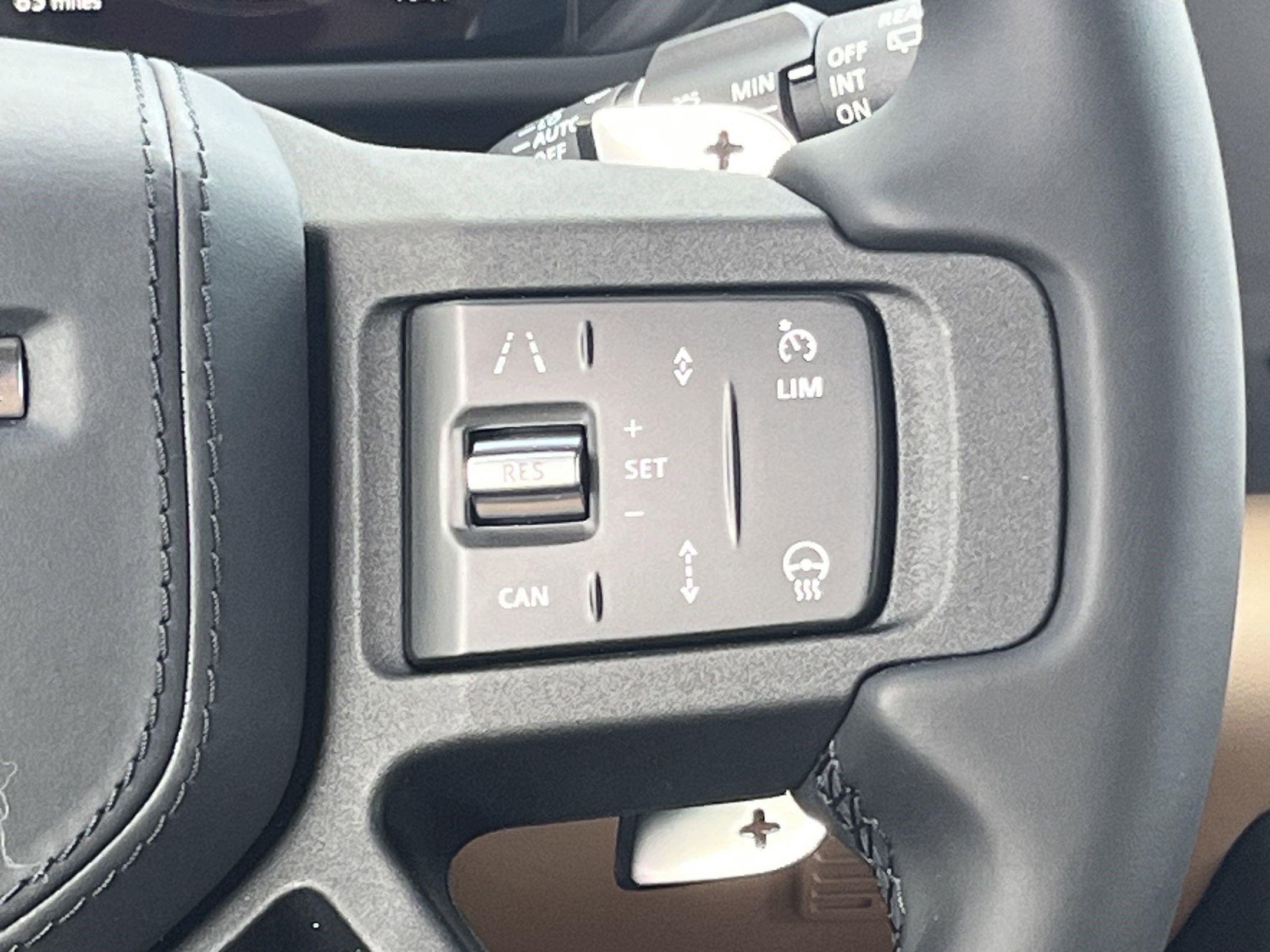 2025 Land Rover Defender V8 - Photo 16