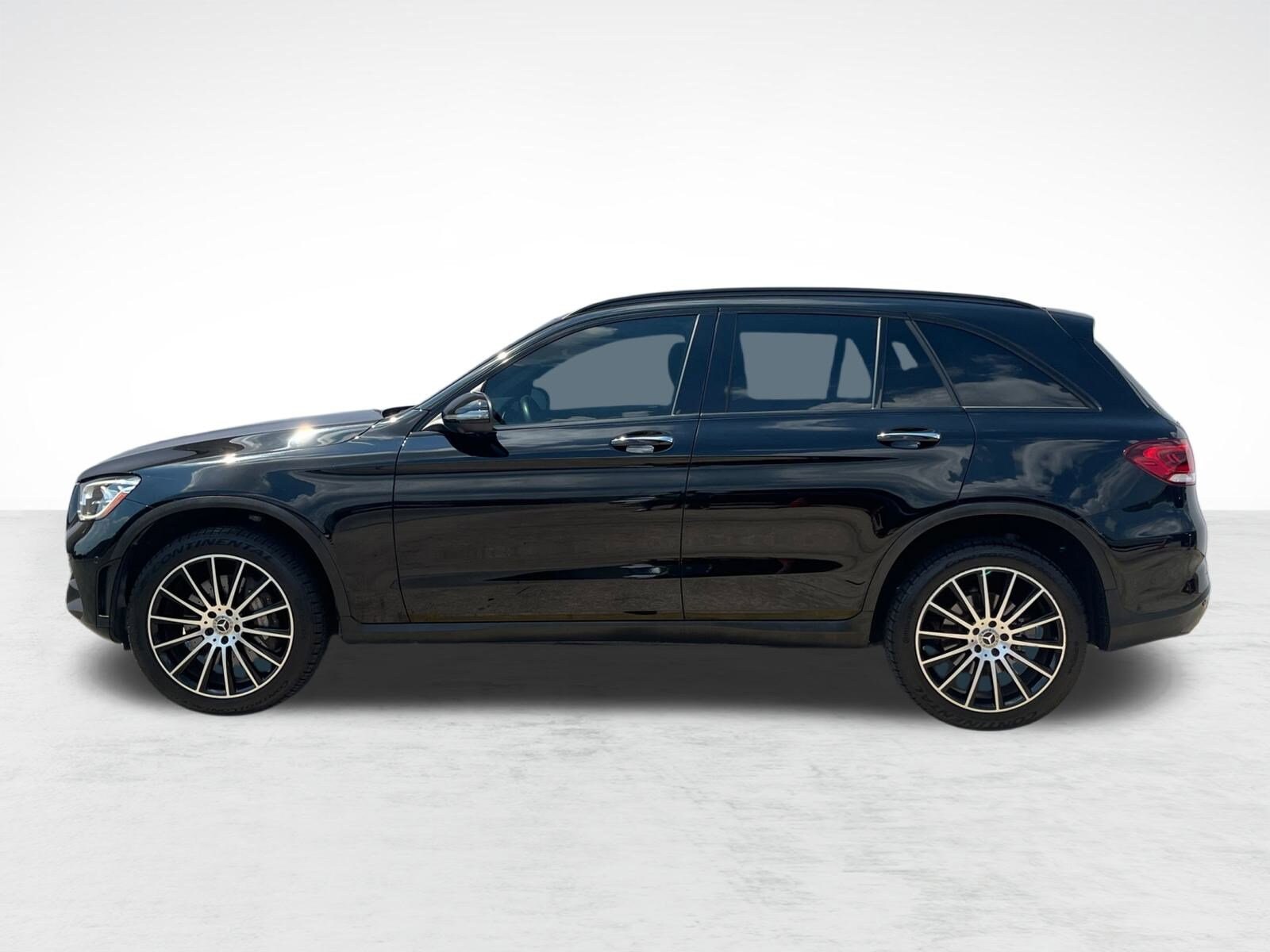 2022 Mercedes Benz GLC 300 photo 2