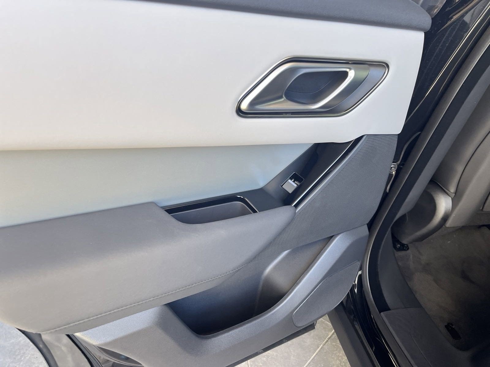 2025 Land Rover Range Rover Velar S - Photo 30