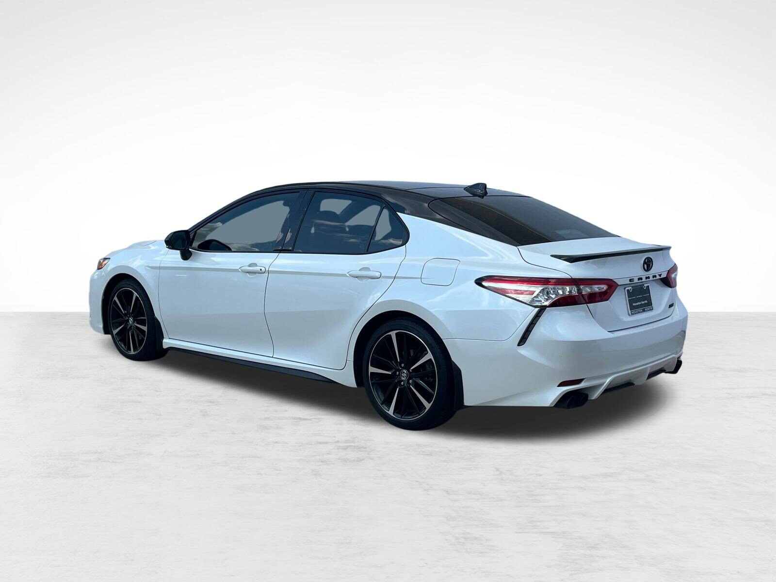 2020 Toyota Camry XSE photo 3