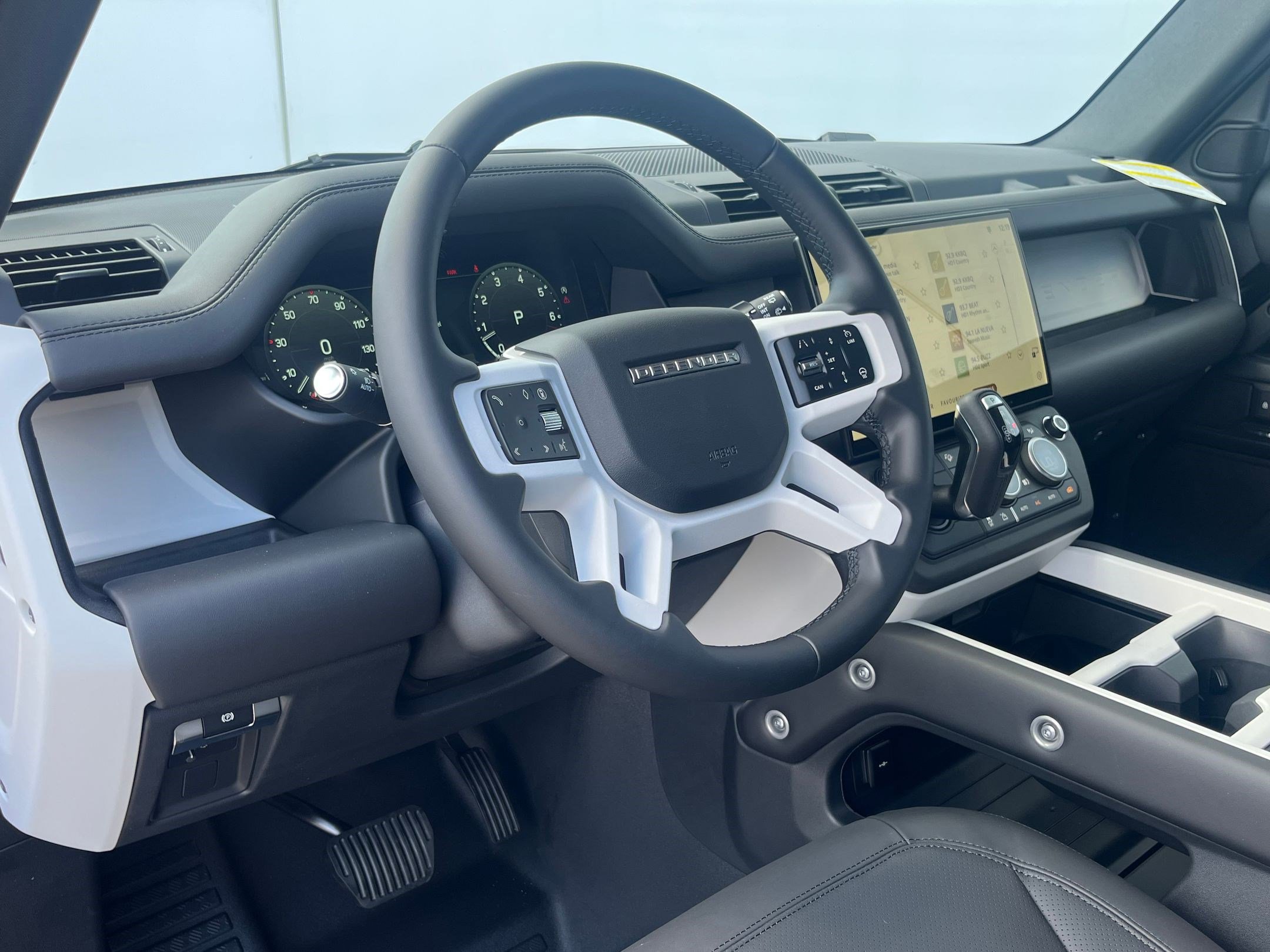 2026 Land Rover Defender 110 S photo 2