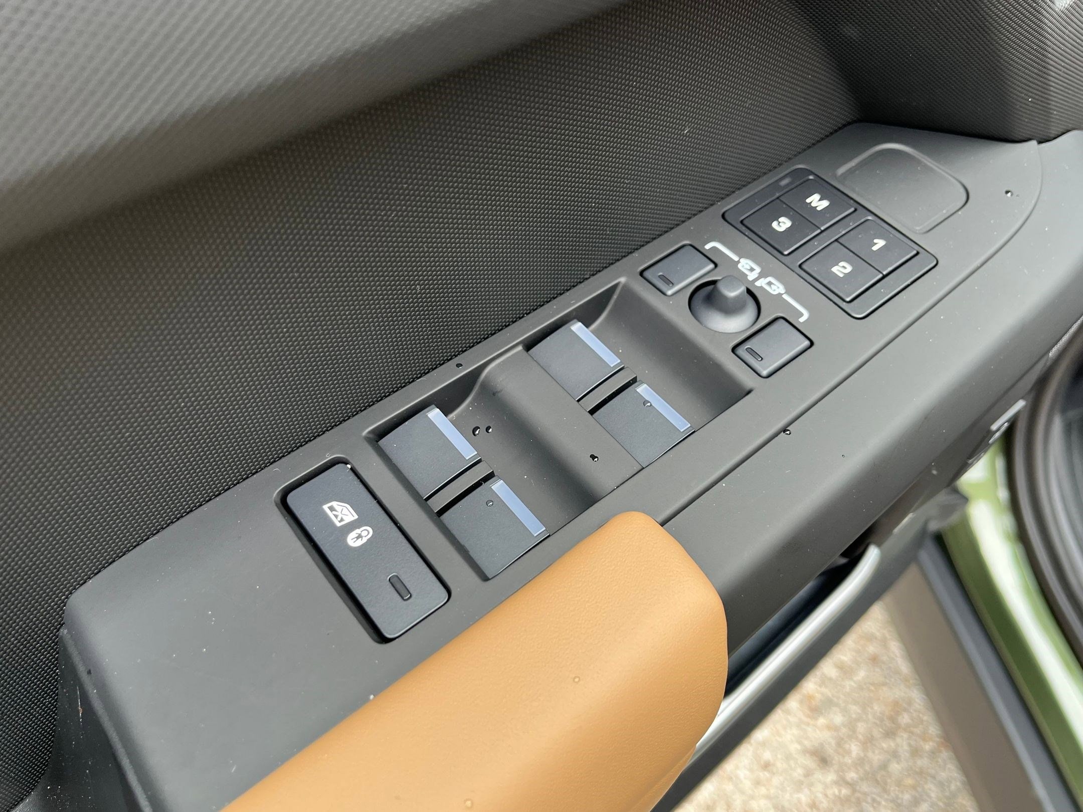 2026 Land Rover Defender X-Dynamic SE - Photo 27