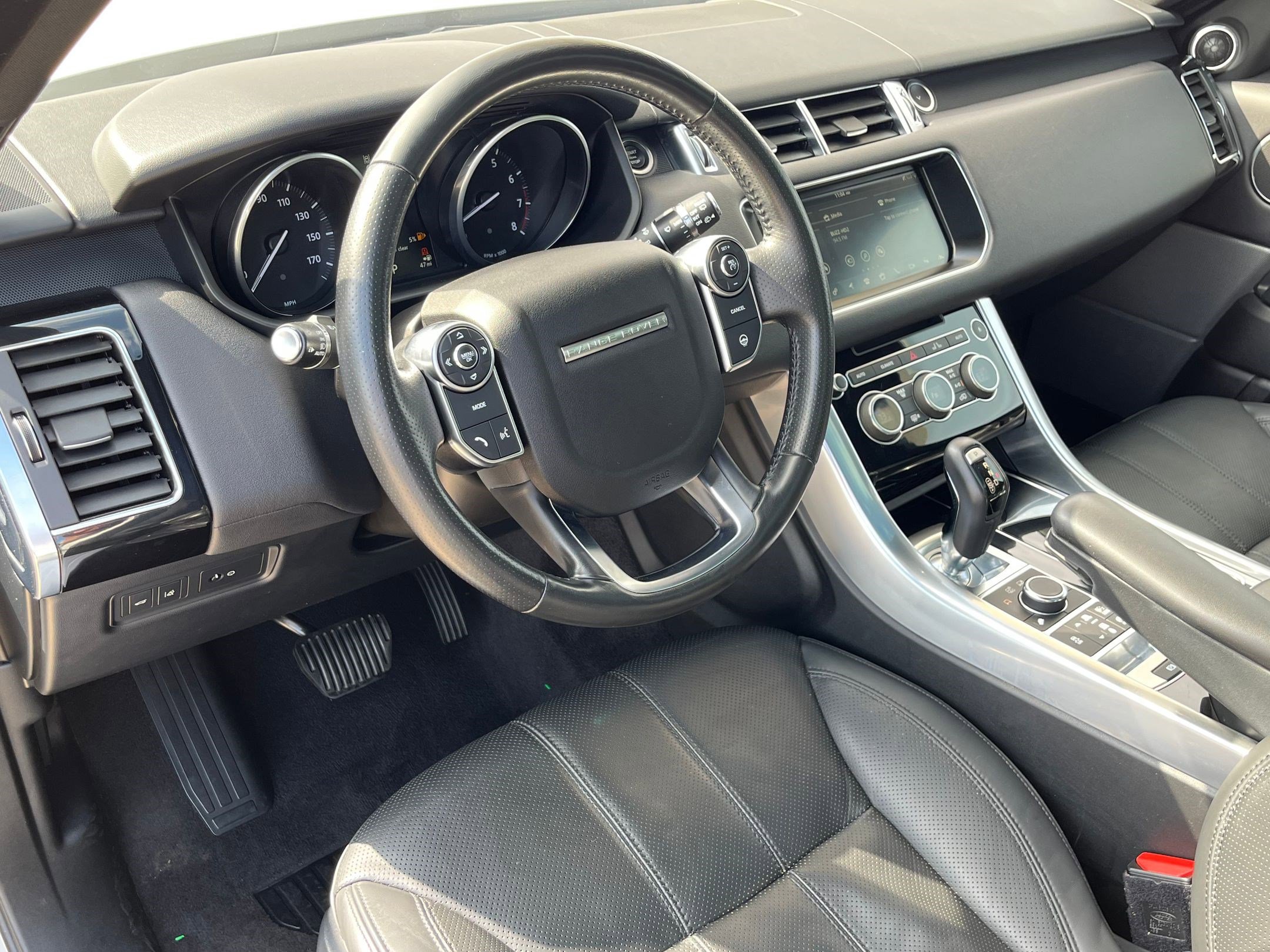 2017 Land Rover Range Rover Sport SuperCharged HSE photo 3