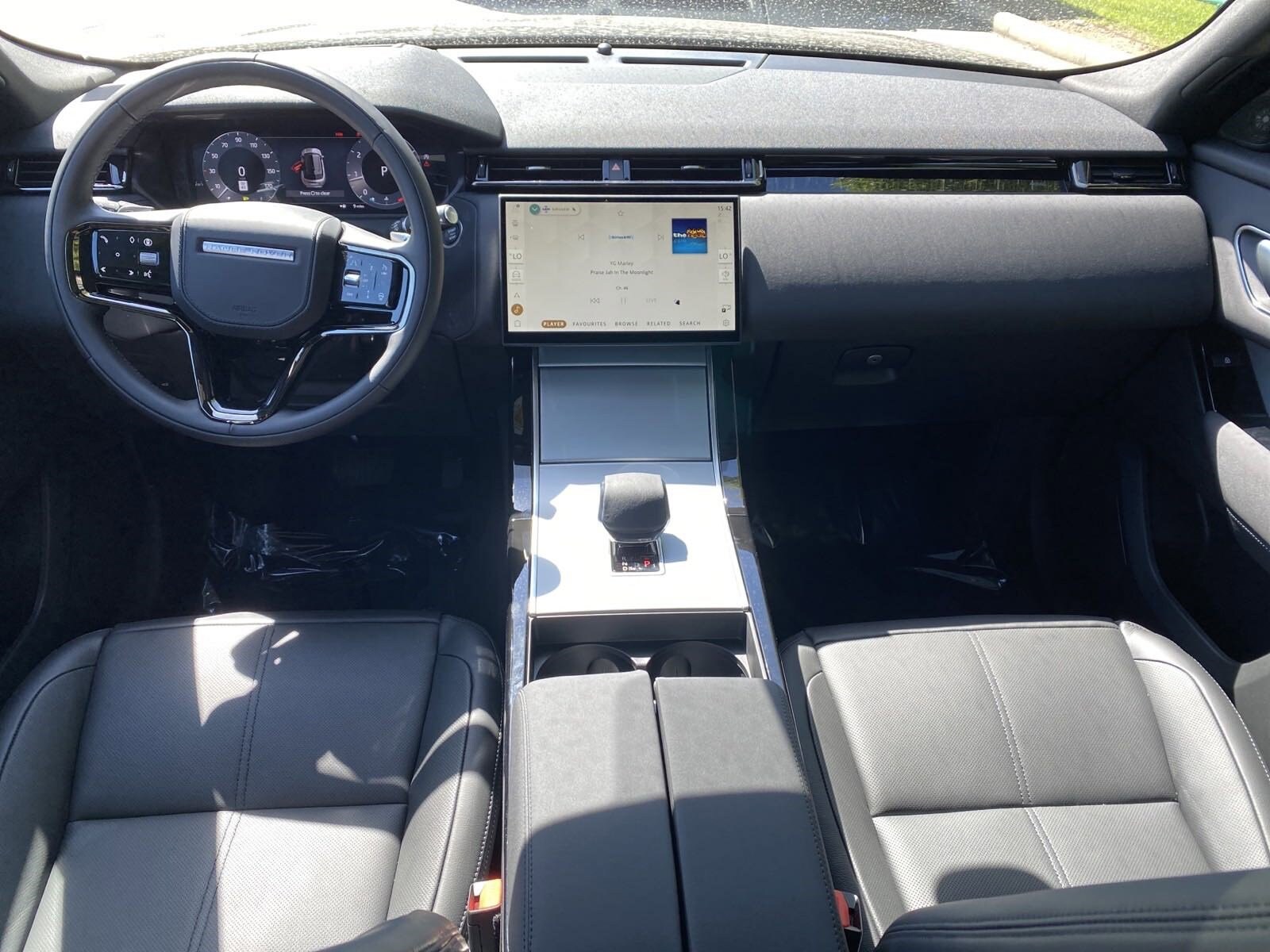 2025 Land Rover Range Rover Velar P250 S photo 3