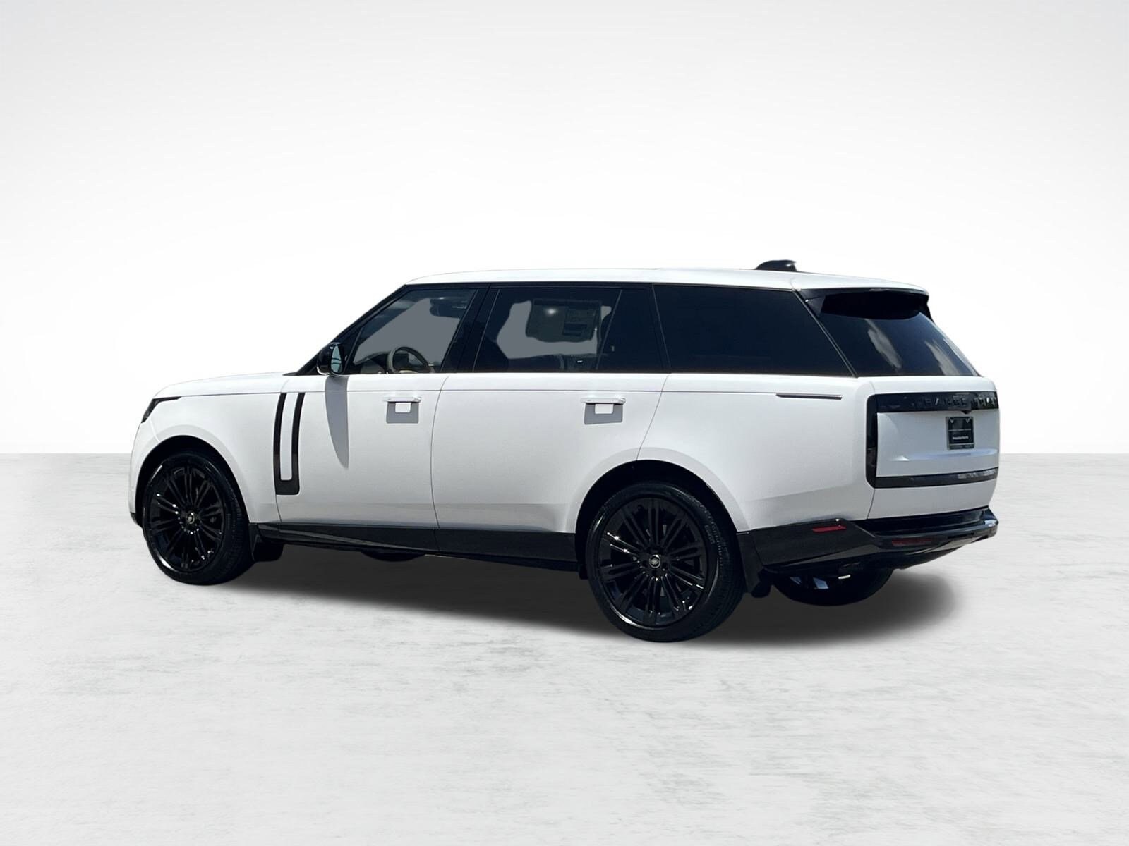 2025 Land Rover Range Rover SE photo 2