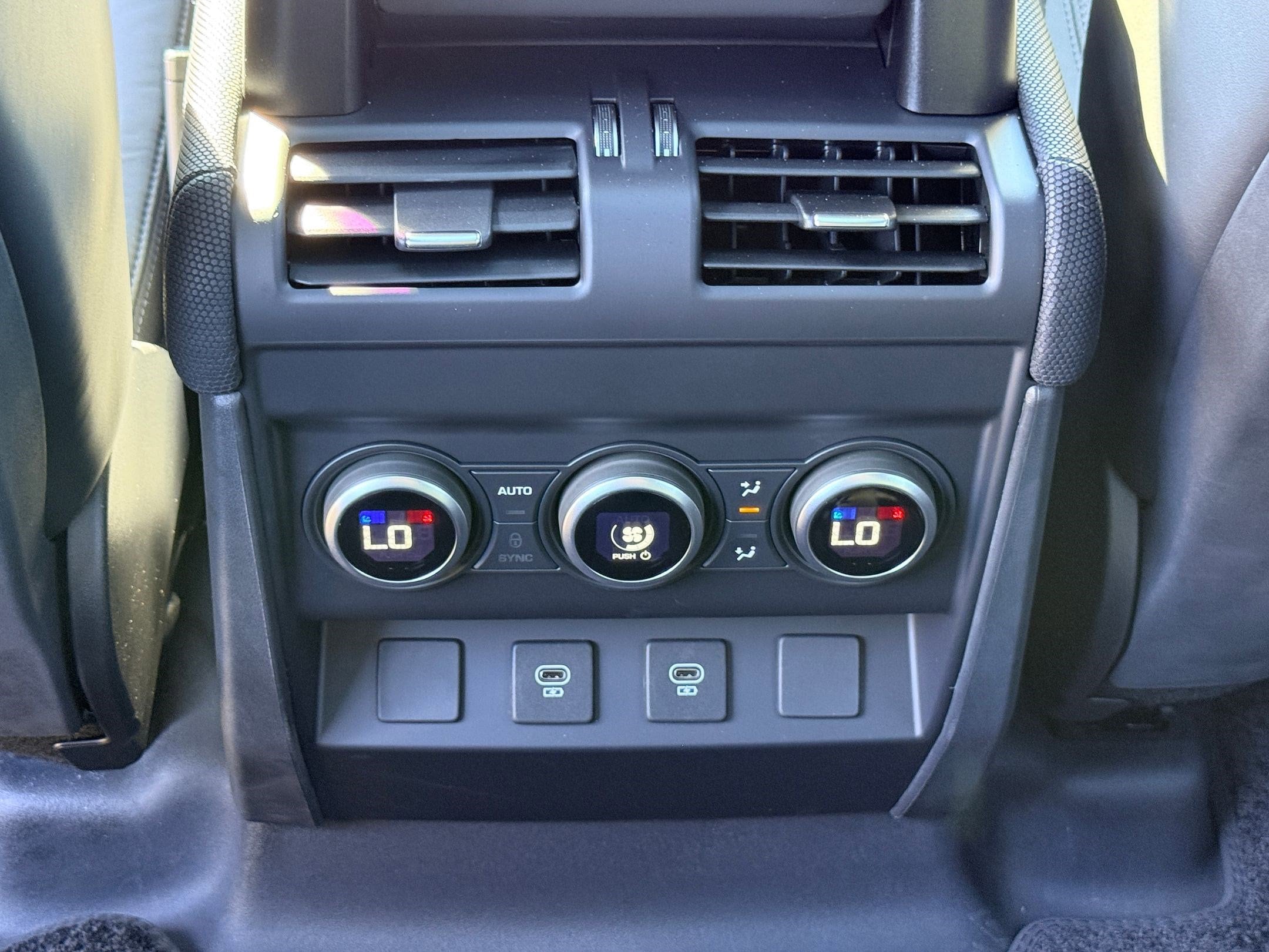 2025 Land Rover Defender Outbound - Photo 25