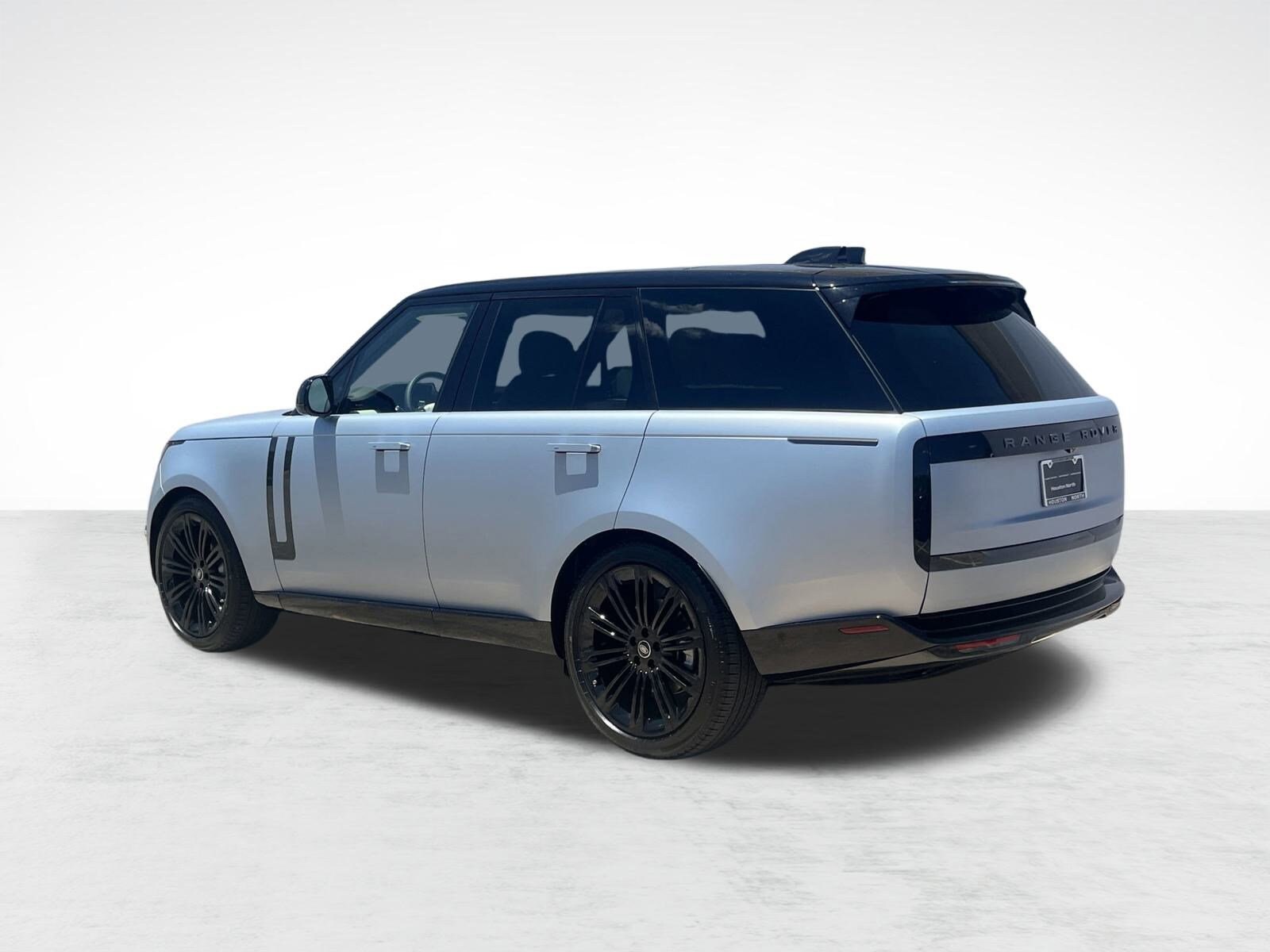 2025 Land Rover Range Rover SE photo 3